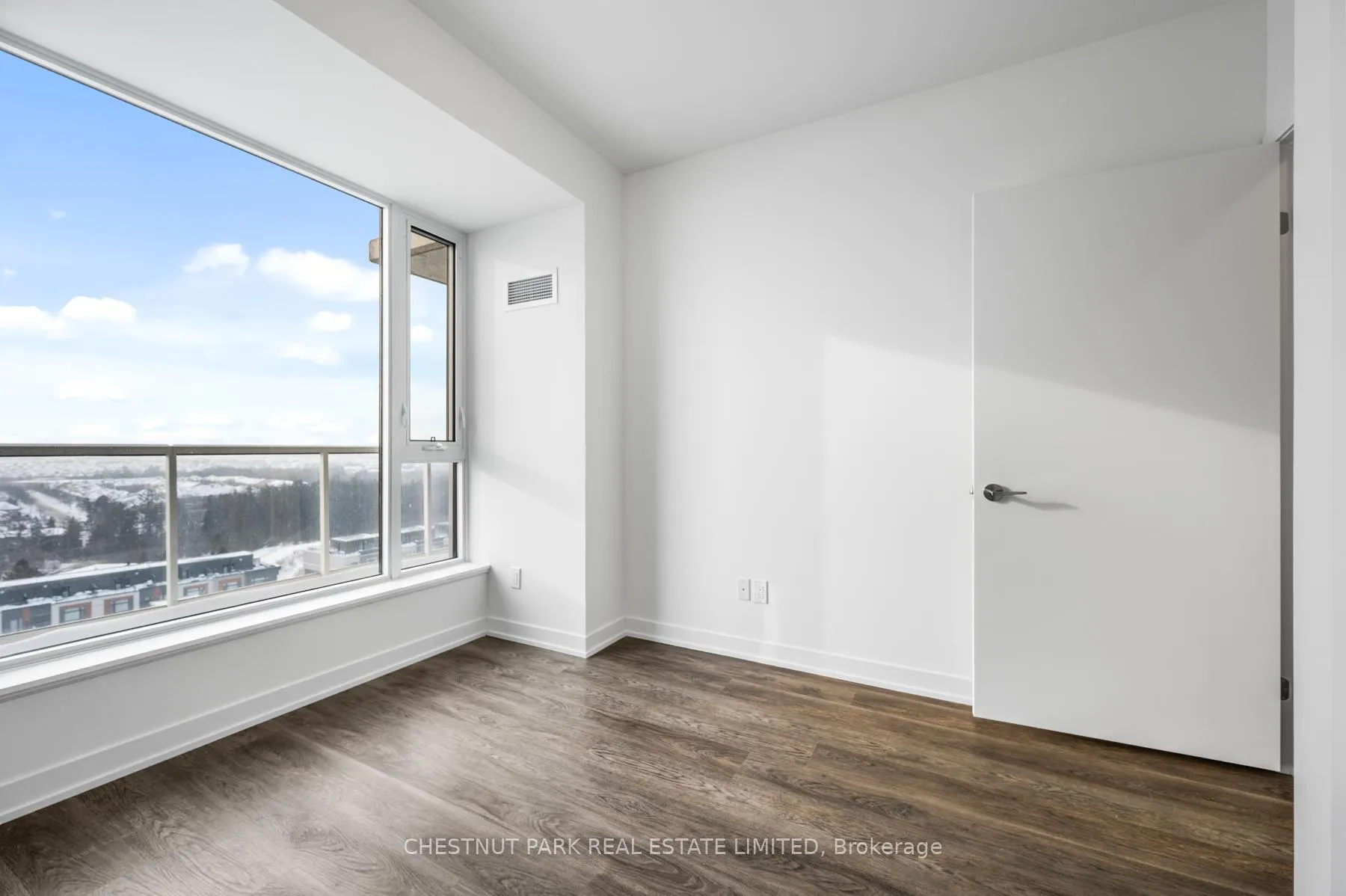 Photo 16 of Unit 1221, 2 David Eyer Road, Richmond Hill, Rural Richmond Hill — HOMEH