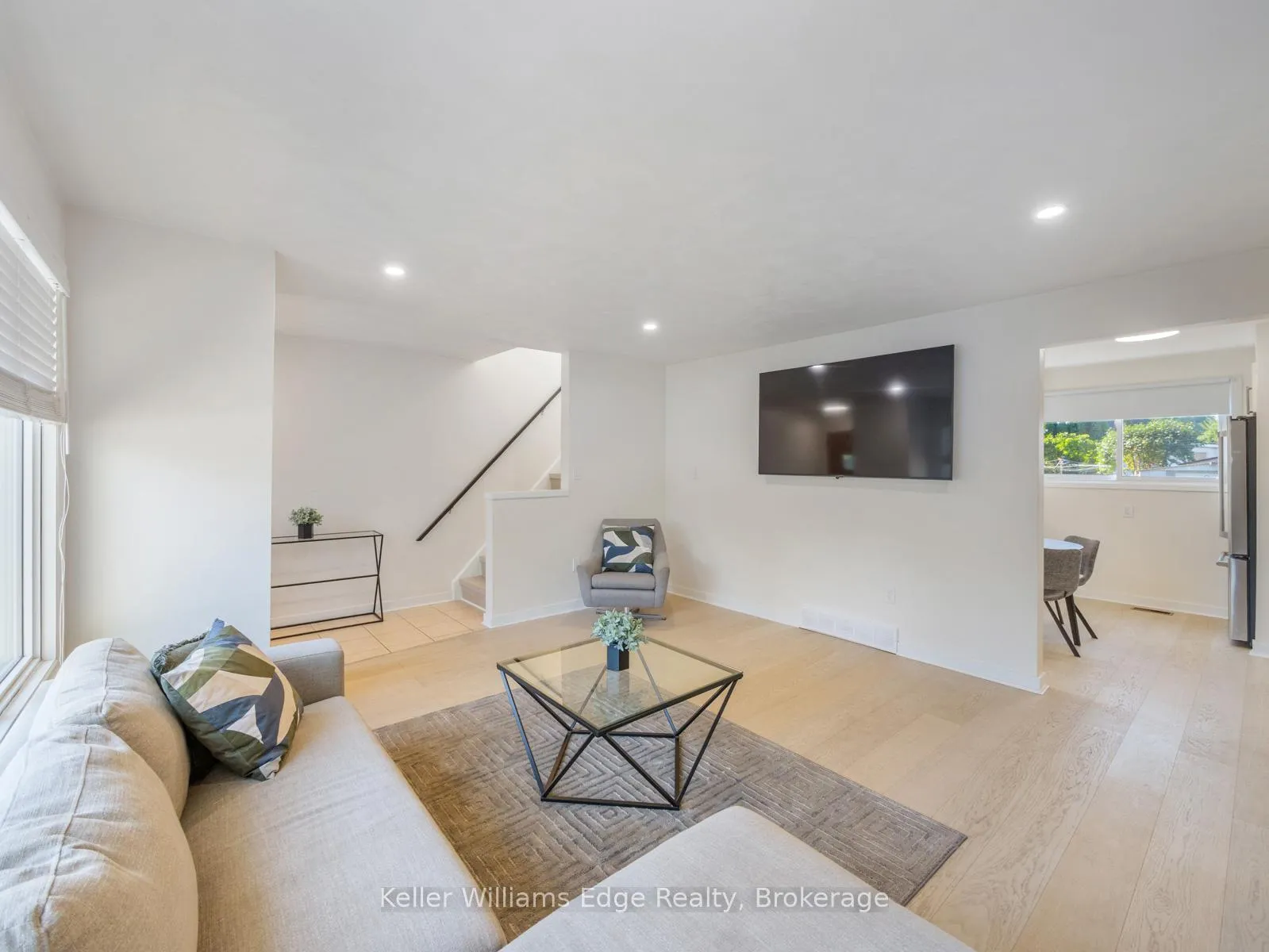 Photo 7 of 153 Dudhope Avenue, Cambridge — HOMEH