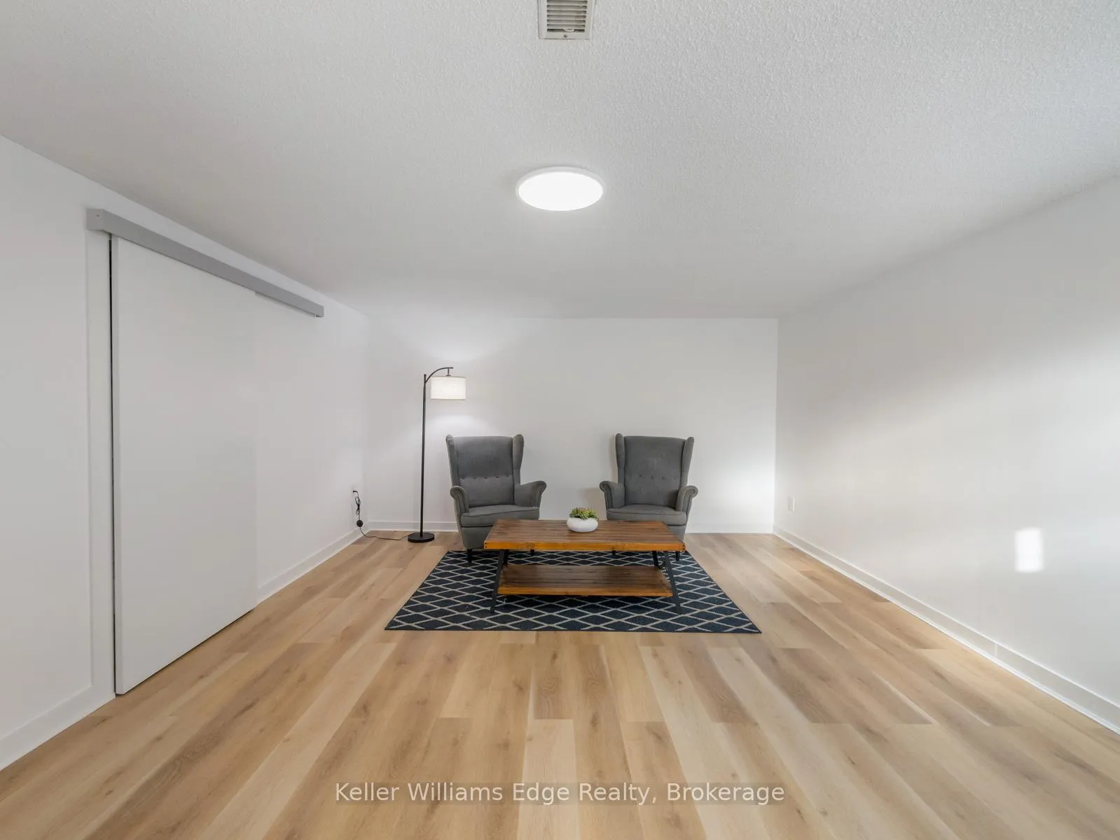 Photo 21 of 153 Dudhope Avenue, Cambridge — HOMEH
