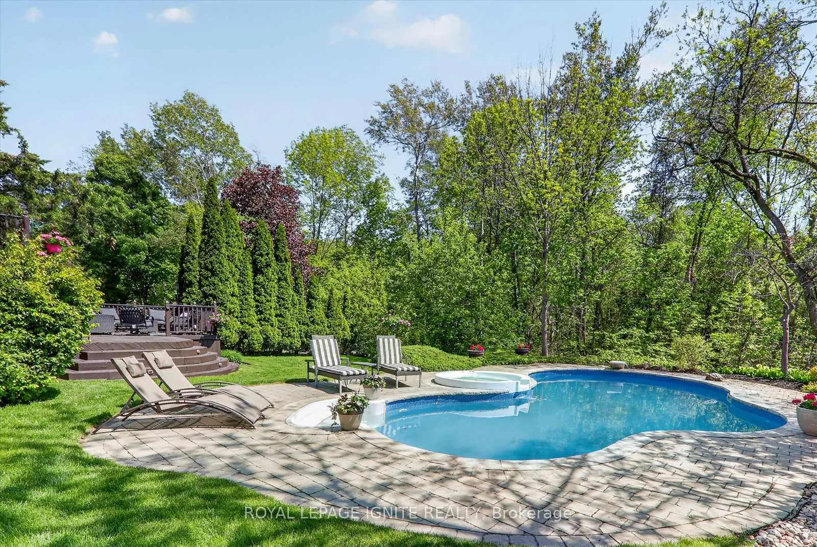 Photo 3 of 885 Baylawn Drive, Pickering, Liverpool — HOMEH