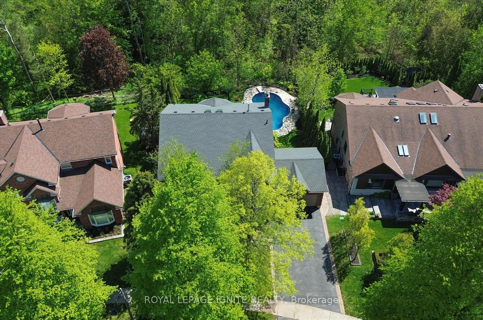 Photo 4 of 885 Baylawn Drive, Pickering, Liverpool — HOMEH