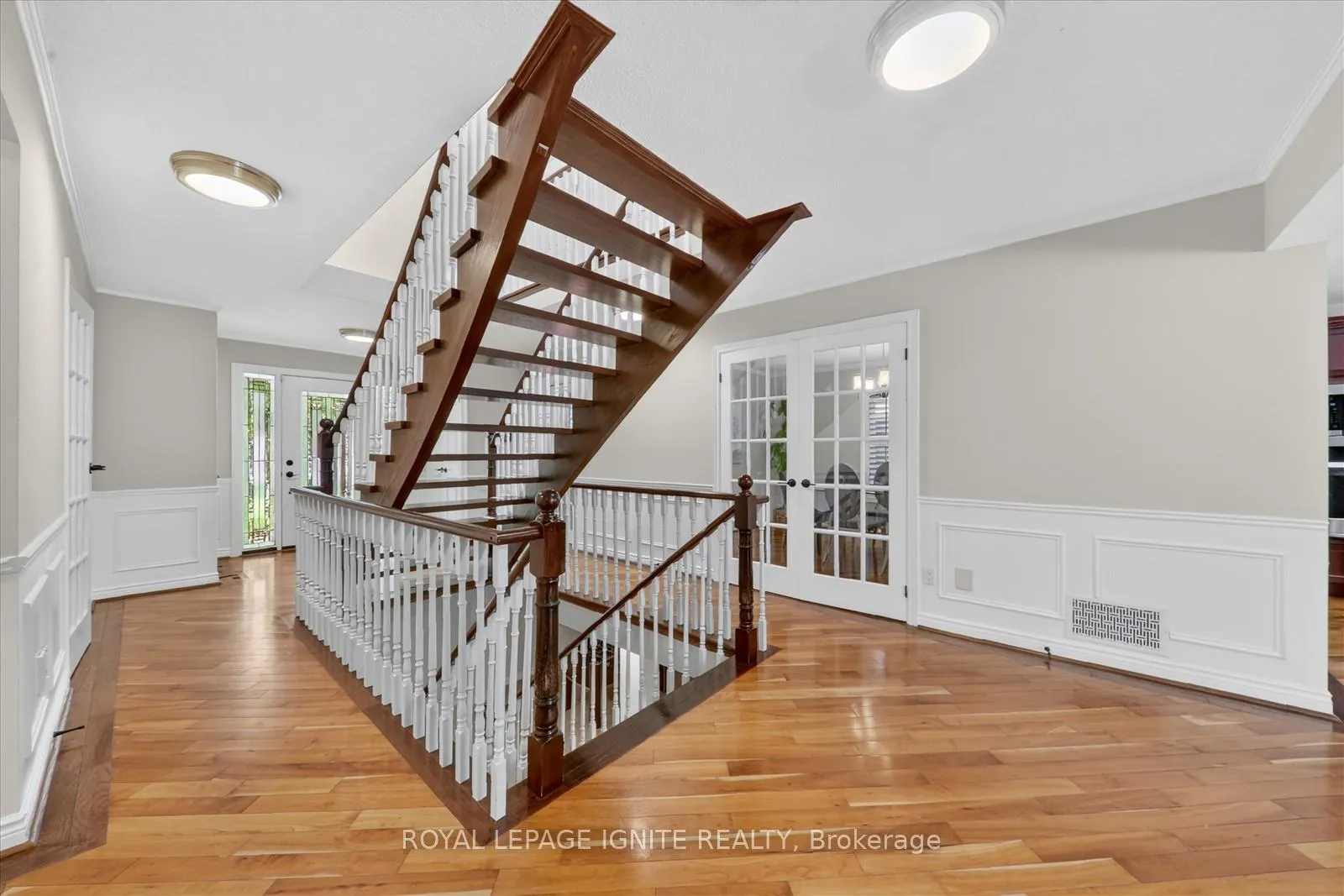 Photo 8 of 885 Baylawn Drive, Pickering, Liverpool — HOMEH