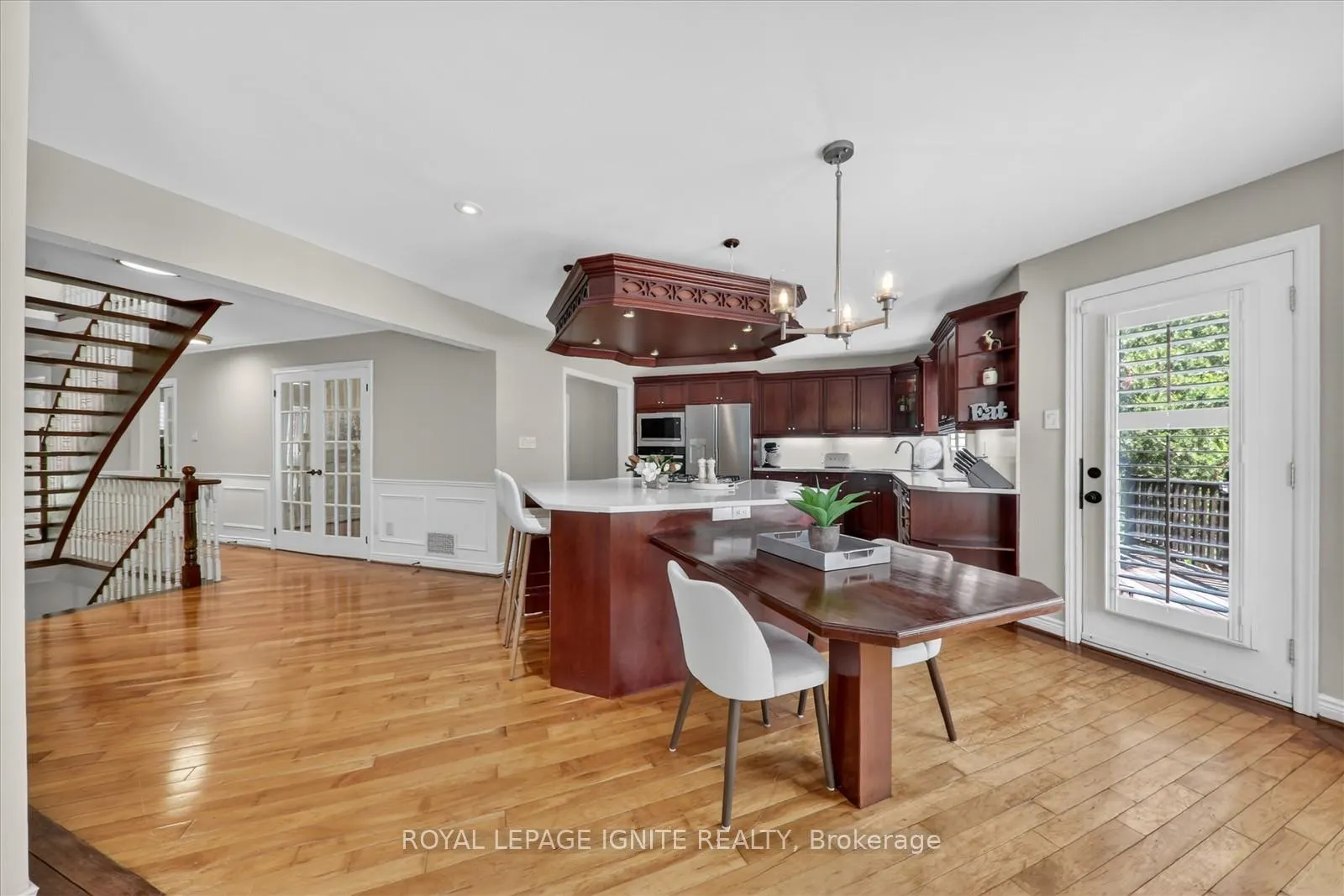 Photo 10 of 885 Baylawn Drive, Pickering, Liverpool — HOMEH
