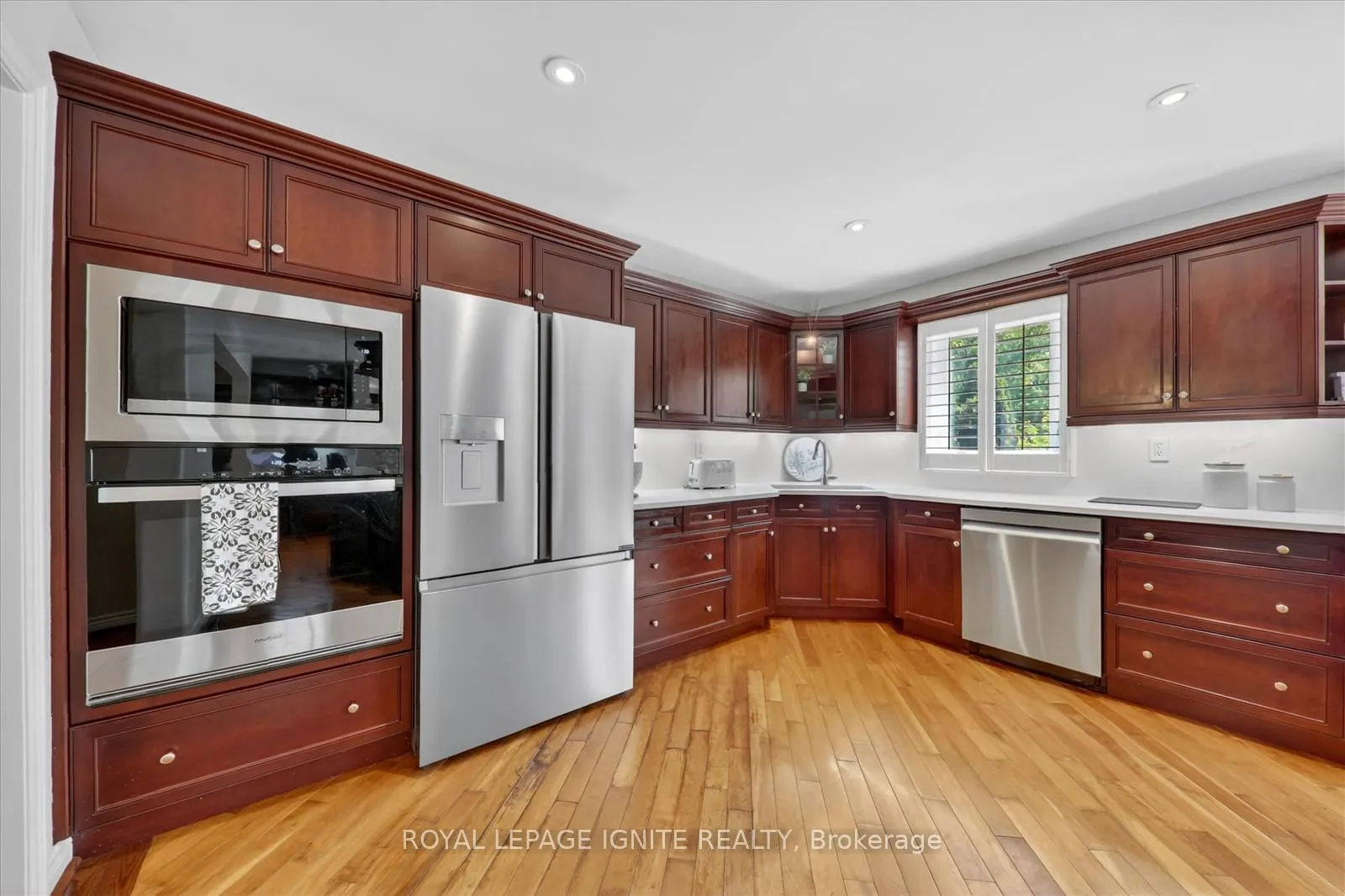 Photo 13 of 885 Baylawn Drive, Pickering, Liverpool — HOMEH