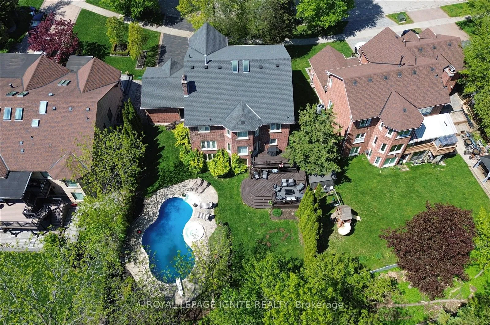 Photo 49 of 885 Baylawn Drive, Pickering, Liverpool — HOMEH