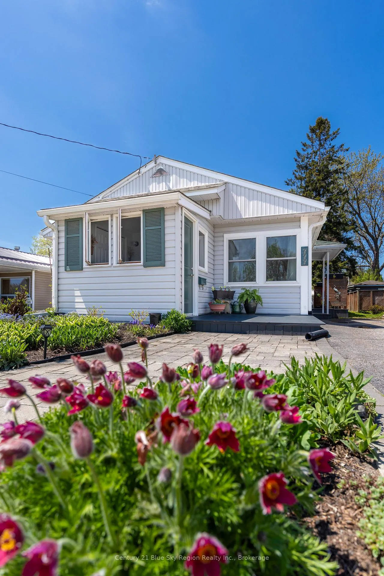 Photo 2 of 777 Douglas Street, North Bay, Central — HOMEH