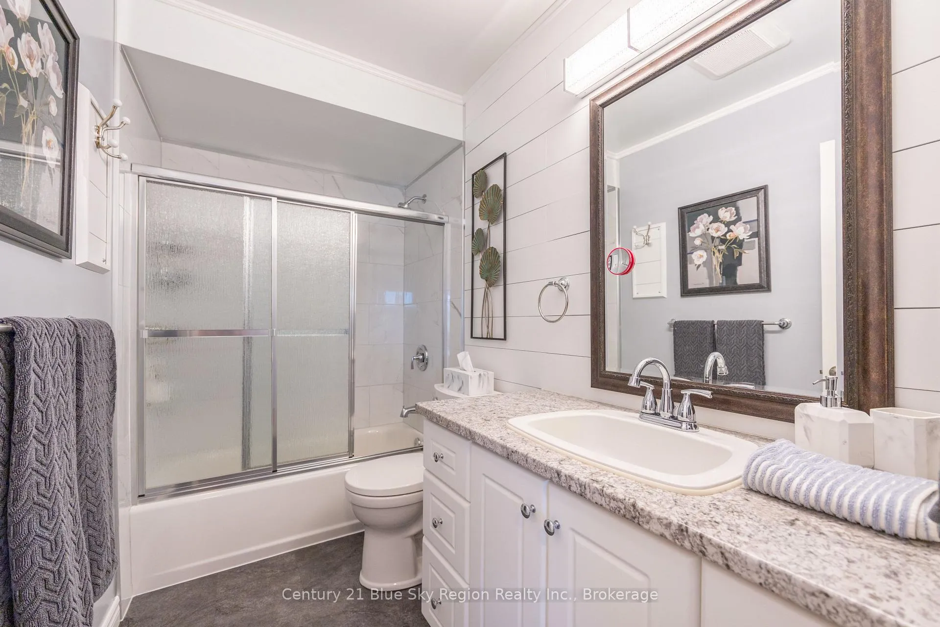 Photo 15 of 777 Douglas Street, North Bay, Central — HOMEH