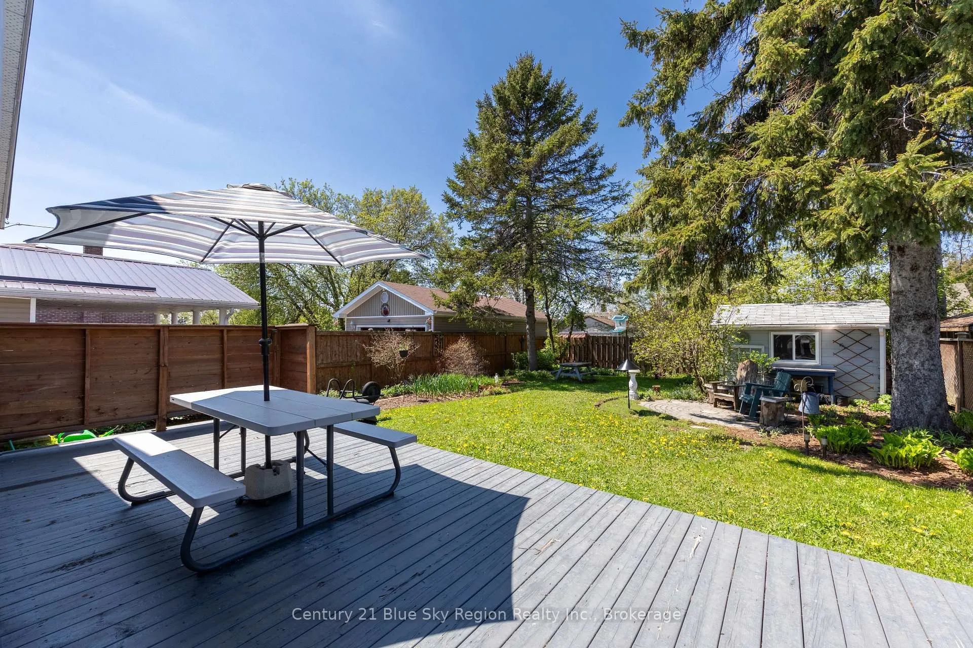 Photo 24 of 777 Douglas Street, North Bay, Central — HOMEH