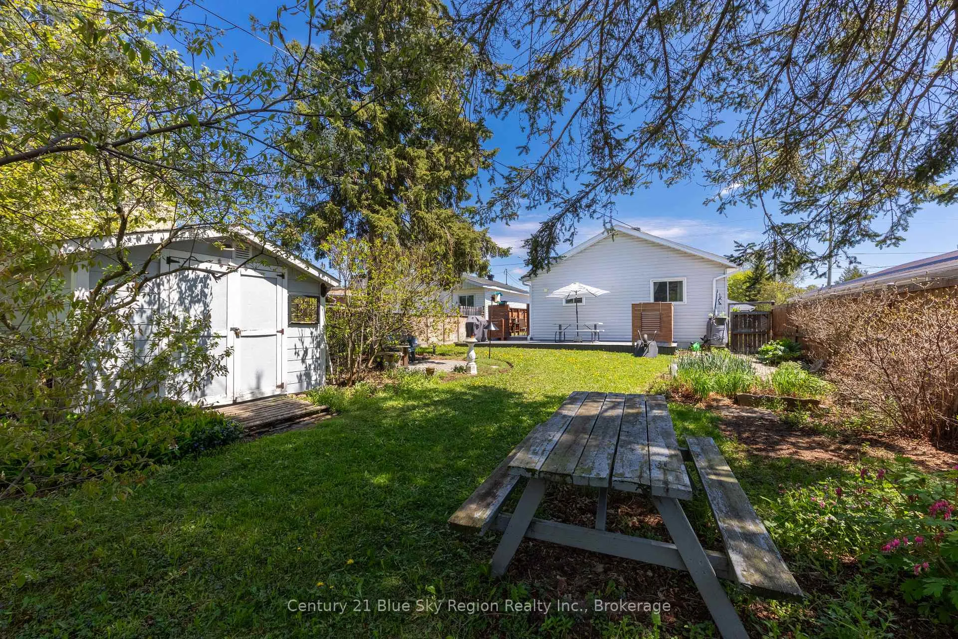 Photo 25 of 777 Douglas Street, North Bay, Central — HOMEH