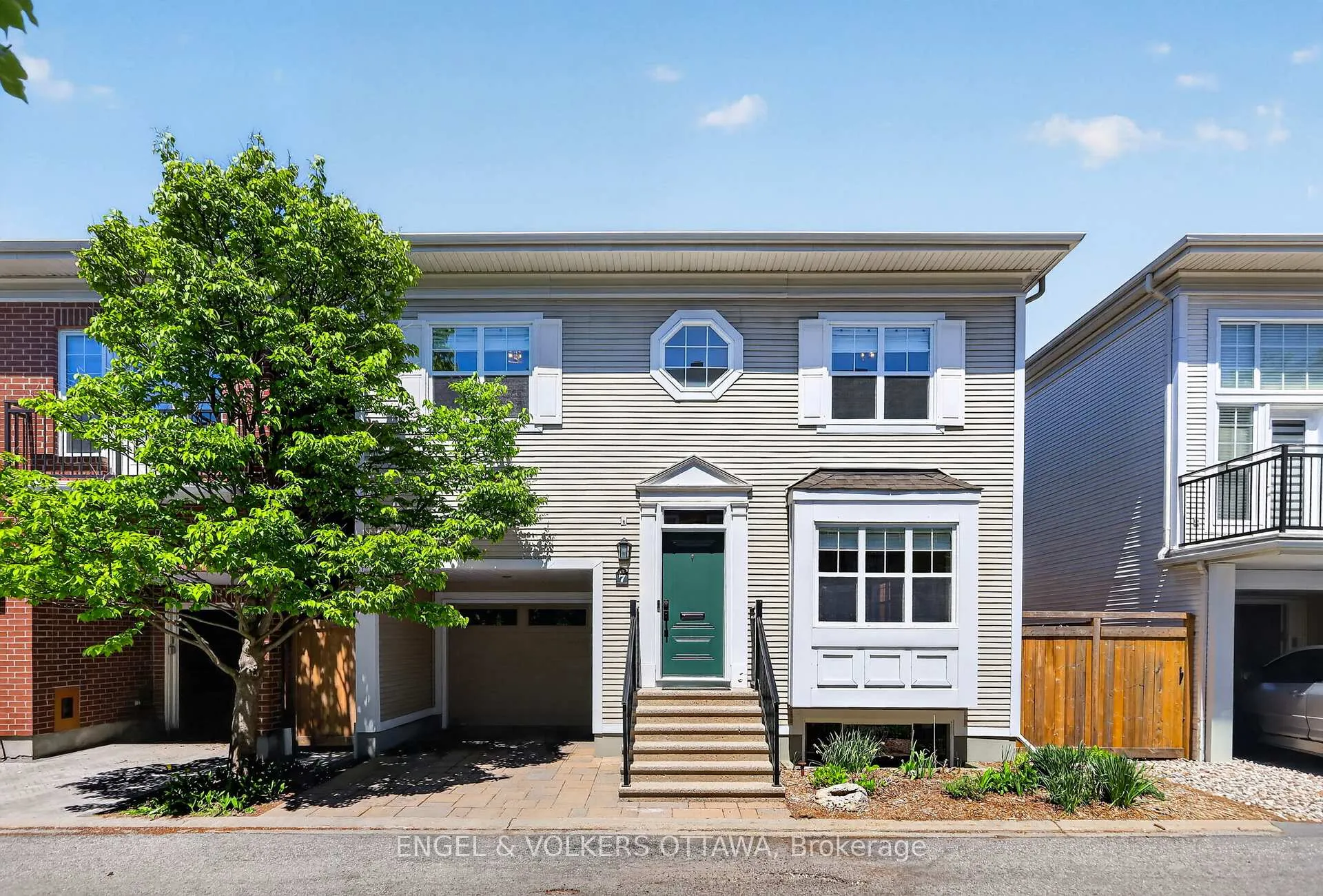 Photo 2 of 7 Davenport Private, Ottawa, Manor Park — HOMEH