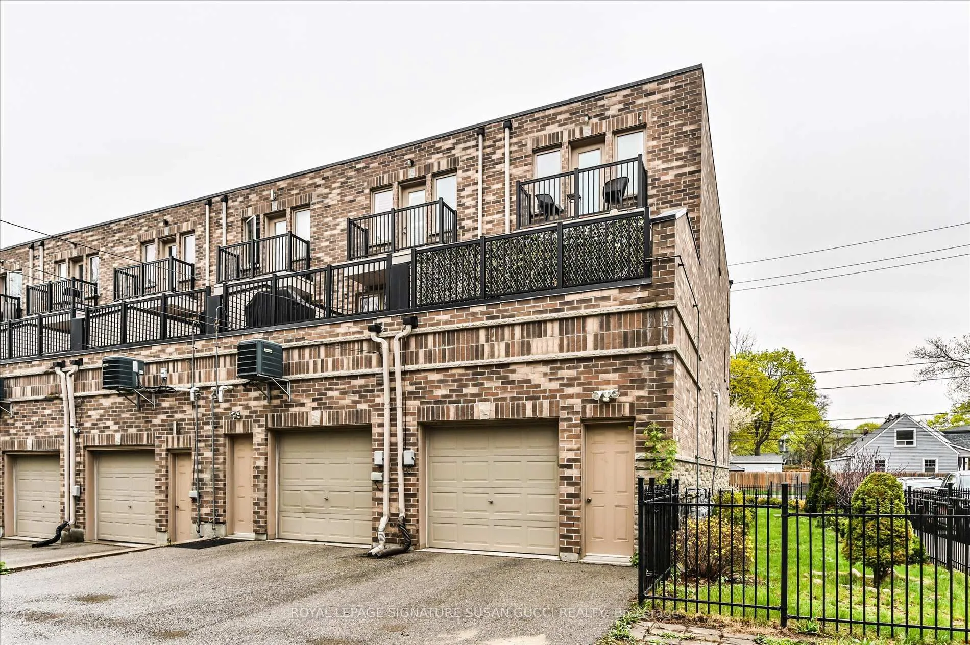 Photo 36 of 2833 St. Clair Avenue E, Toronto, O'Connor-Parkview — HOMEH