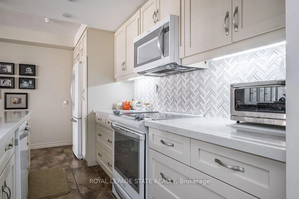Photo 9 of Unit 701, 120 Duke Street, Hamilton, Durand — HOMEH