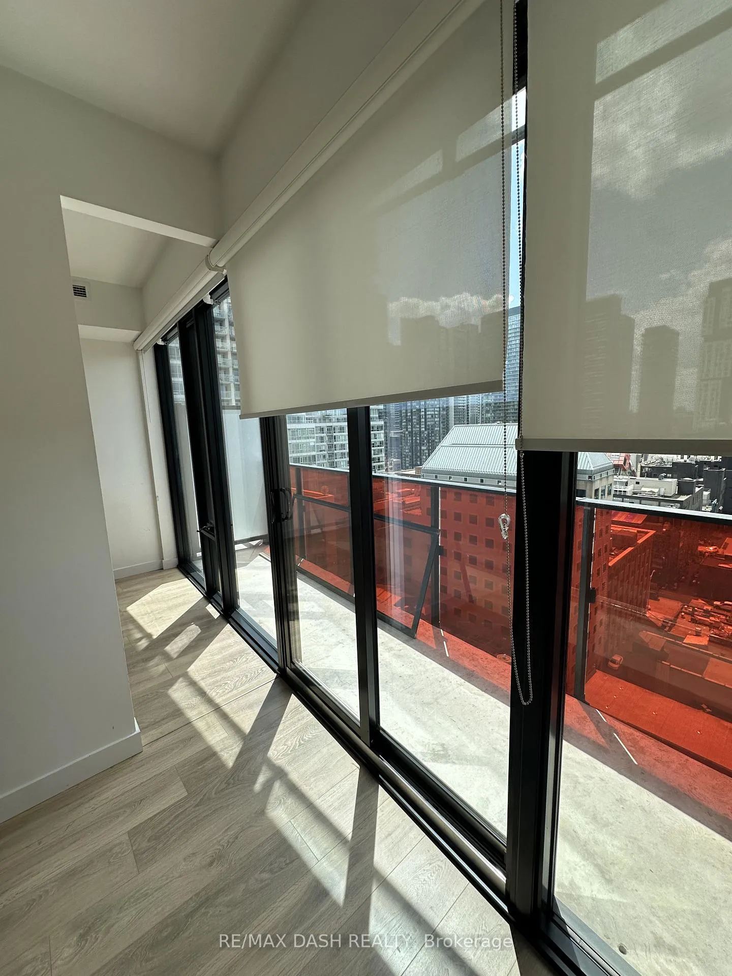 Photo 5 of Unit 1502, 215 Queen Street W, Toronto, University — HOMEH