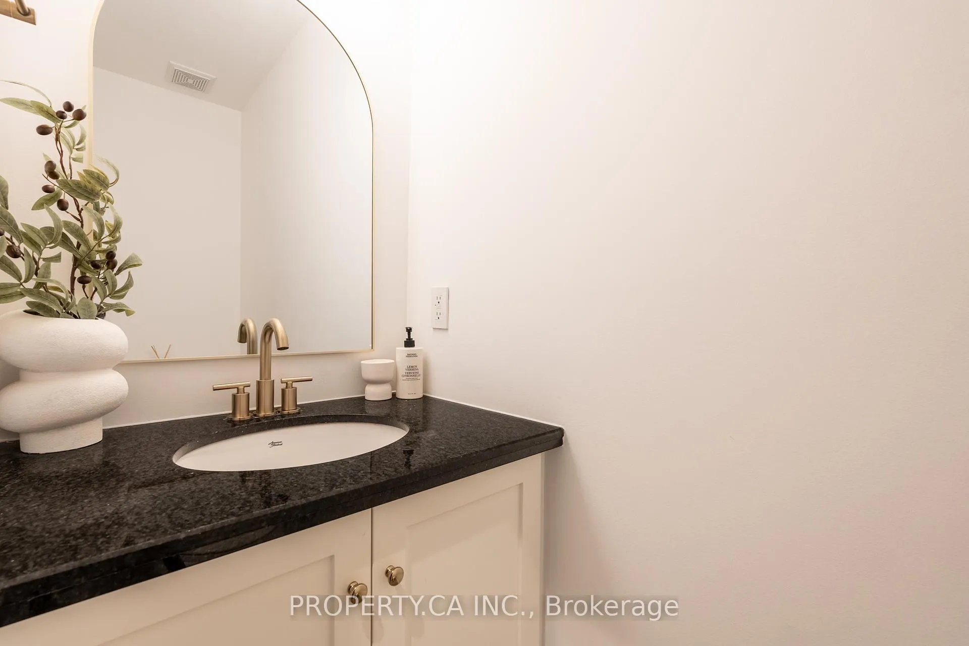 Photo 14 of Unit 48, 377 Glancaster Road, Hamilton, Ancaster — HOMEH