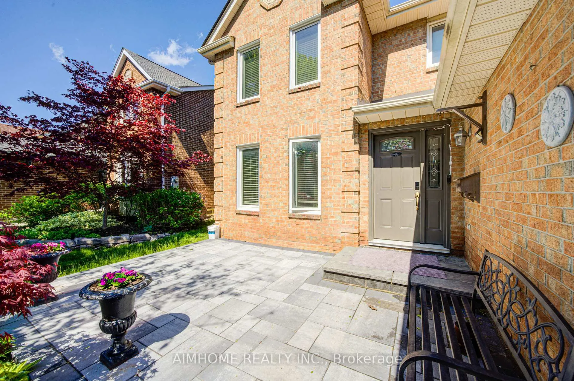 Photo 2 of 17 Garnish Green main, Markham, Markham Village — HOMEH