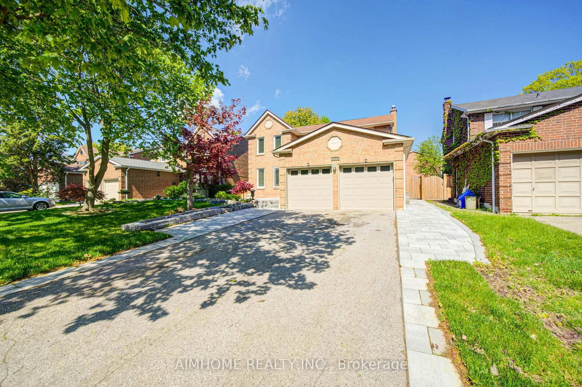 Photo 3 of 17 Garnish Green main, Markham, Markham Village — HOMEH