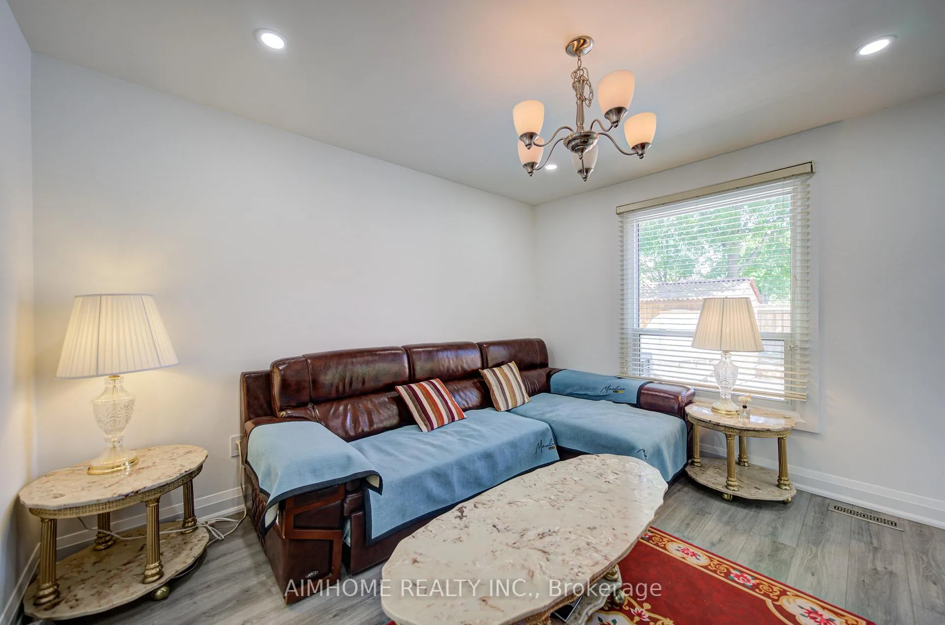 Photo 9 of 17 Garnish Green main, Markham, Markham Village — HOMEH