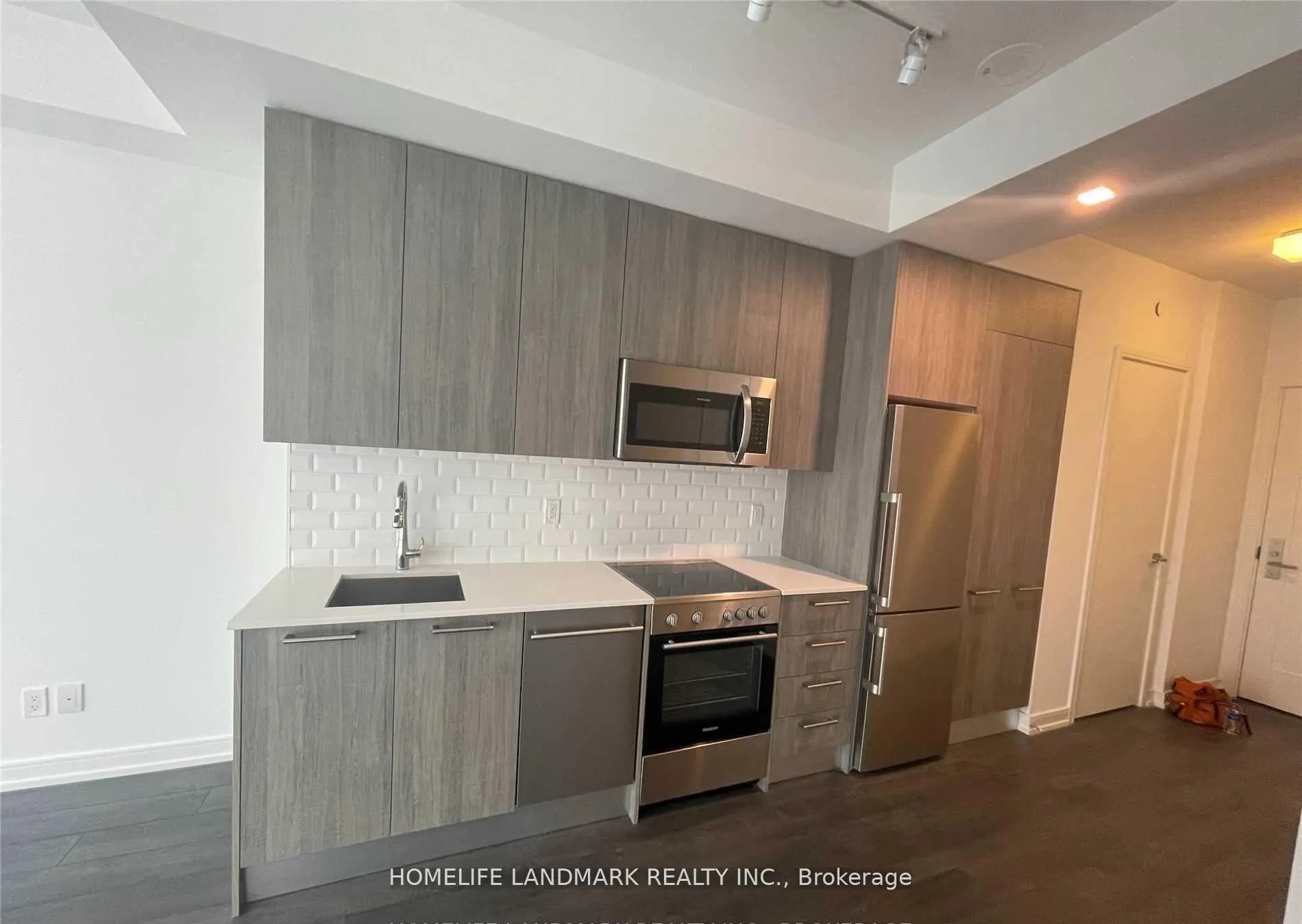 Photo 3 of Unit 1105, 28 Wellesley Street E, Toronto, Church-Yonge Corridor — HOMEH