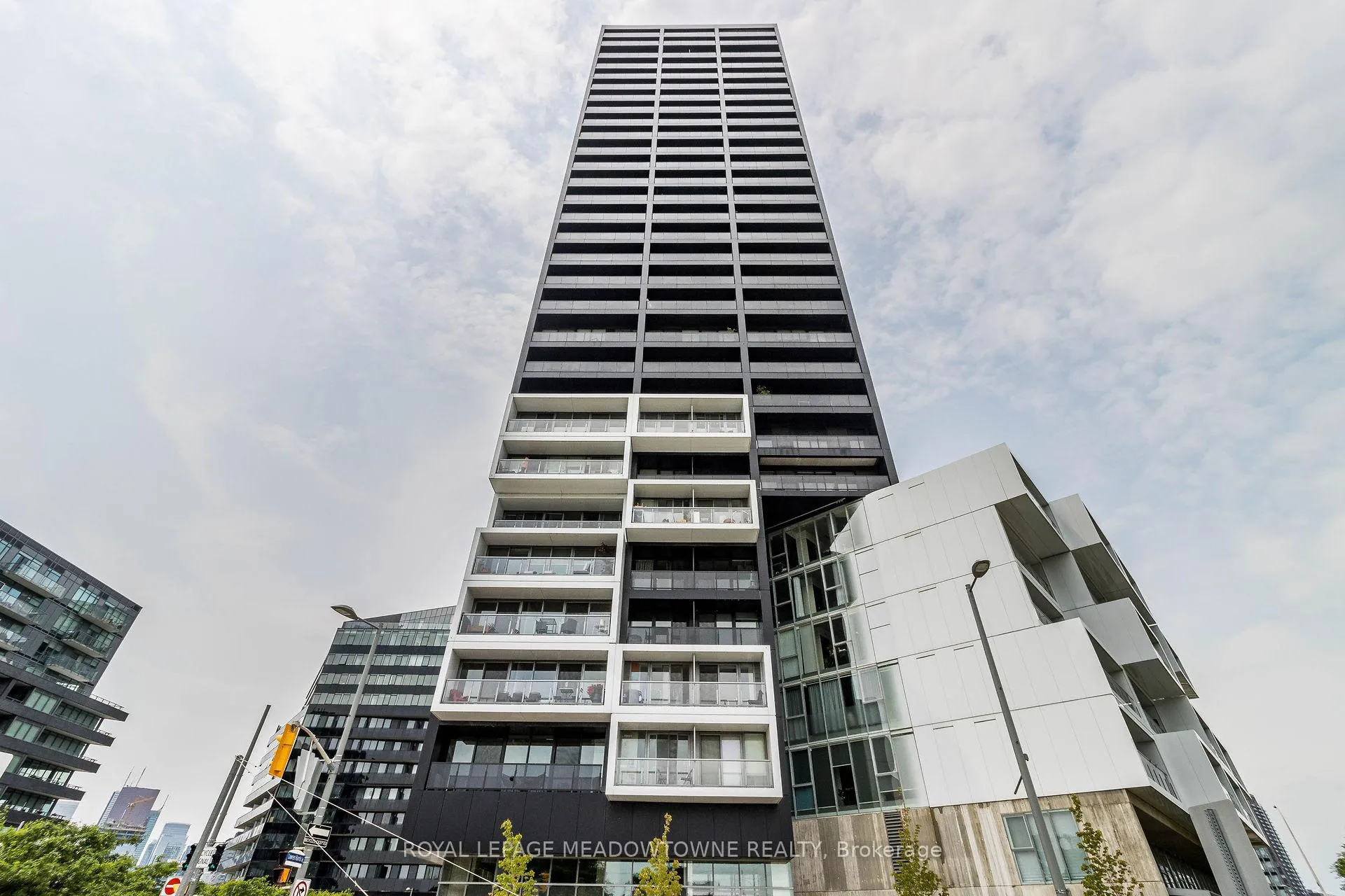 Photo 3 of Unit 1902, 170 Bayview Avenue, Toronto, Moss Park — HOMEH