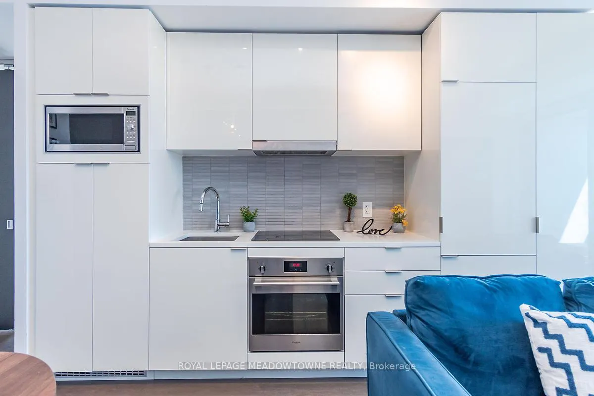 Photo 16 of Unit 1902, 170 Bayview Avenue, Toronto, Moss Park — HOMEH