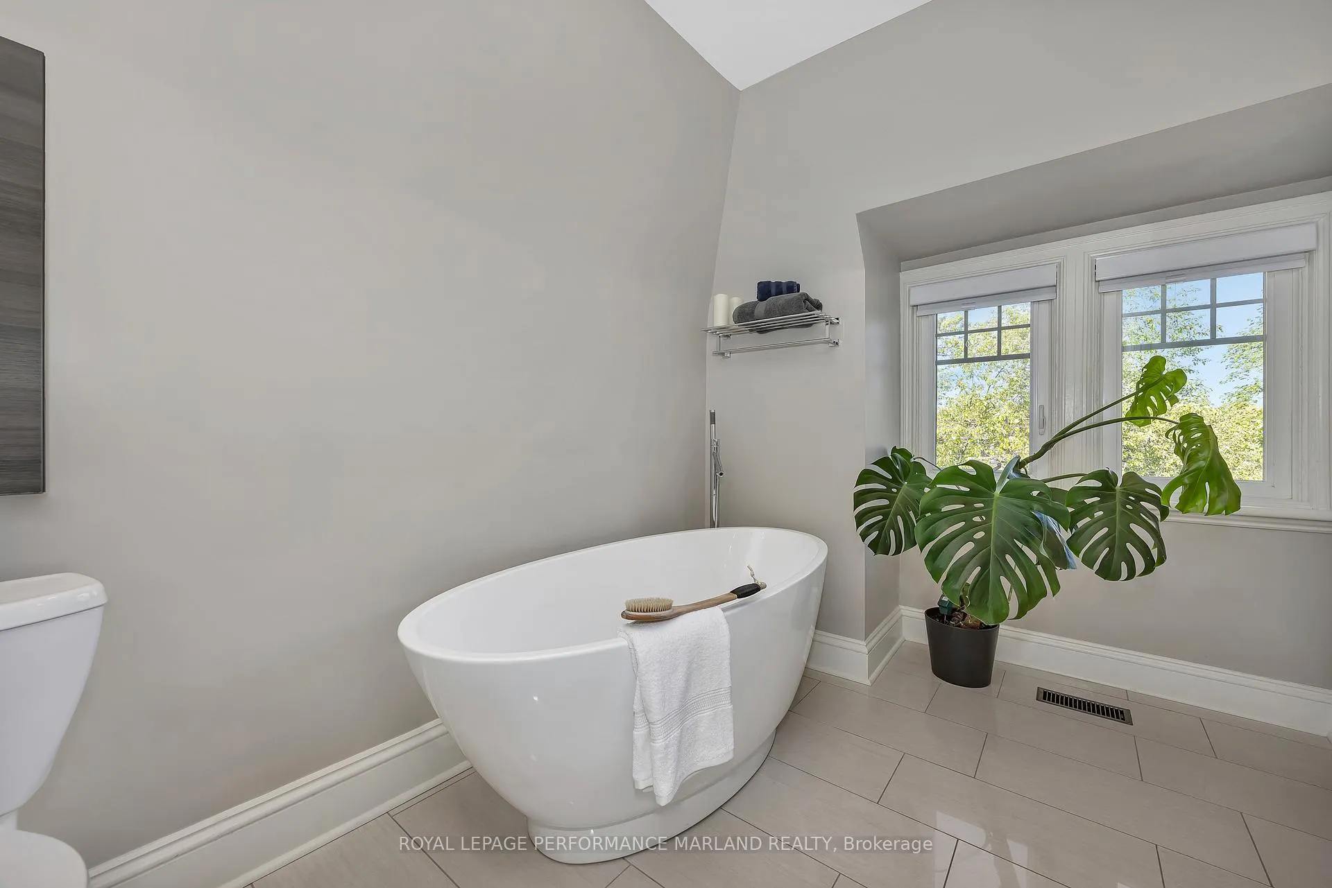 Photo 24 of 31 Willard Street, Ottawa, Old Ottawa South — HOMEH