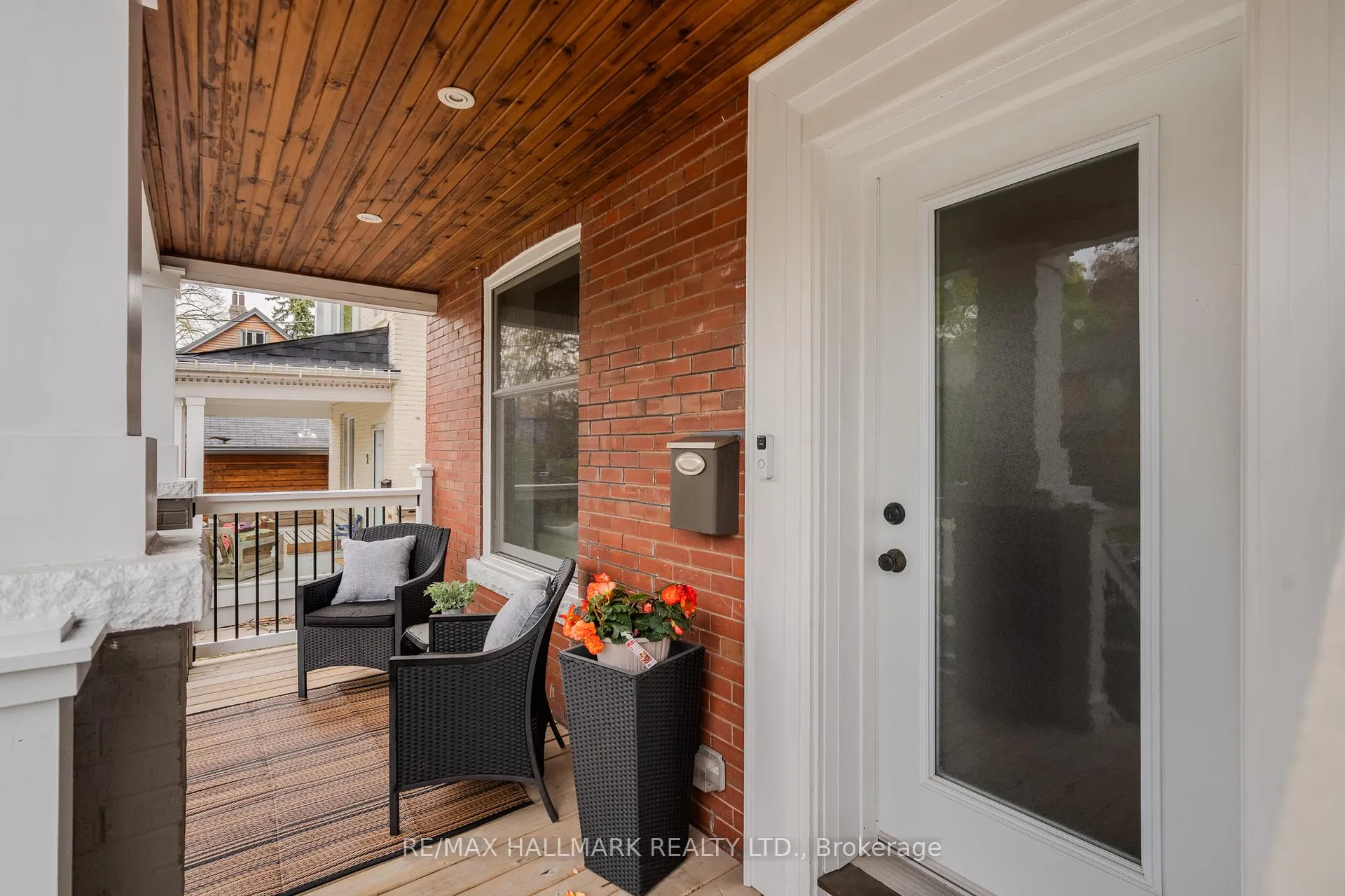 Photo 2 of 4 Wayland Avenue, Toronto, East End-Danforth — HOMEH