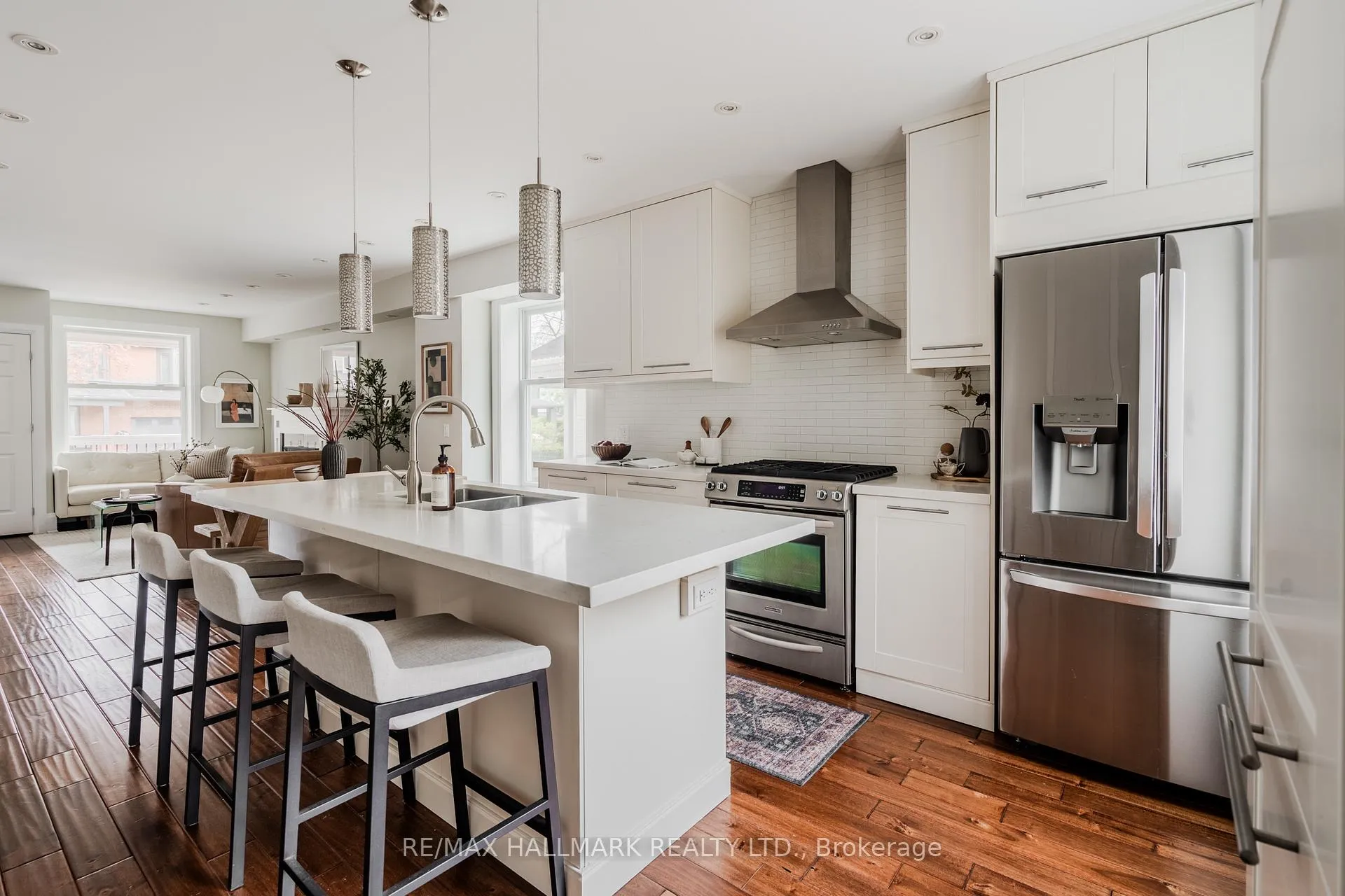 Photo 9 of 4 Wayland Avenue, Toronto, East End-Danforth — HOMEH