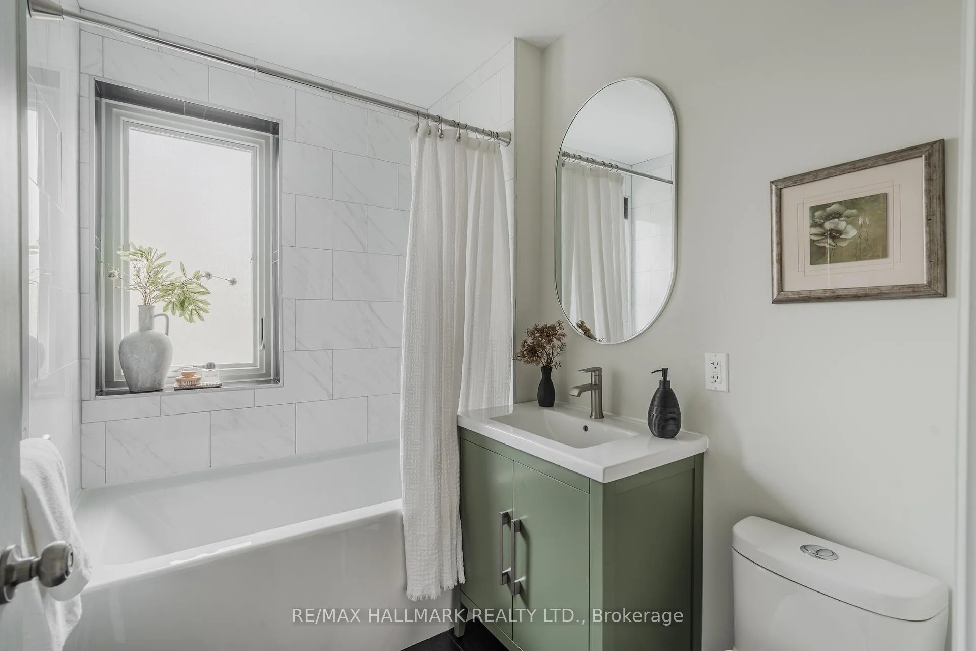 Photo 19 of 4 Wayland Avenue, Toronto, East End-Danforth — HOMEH