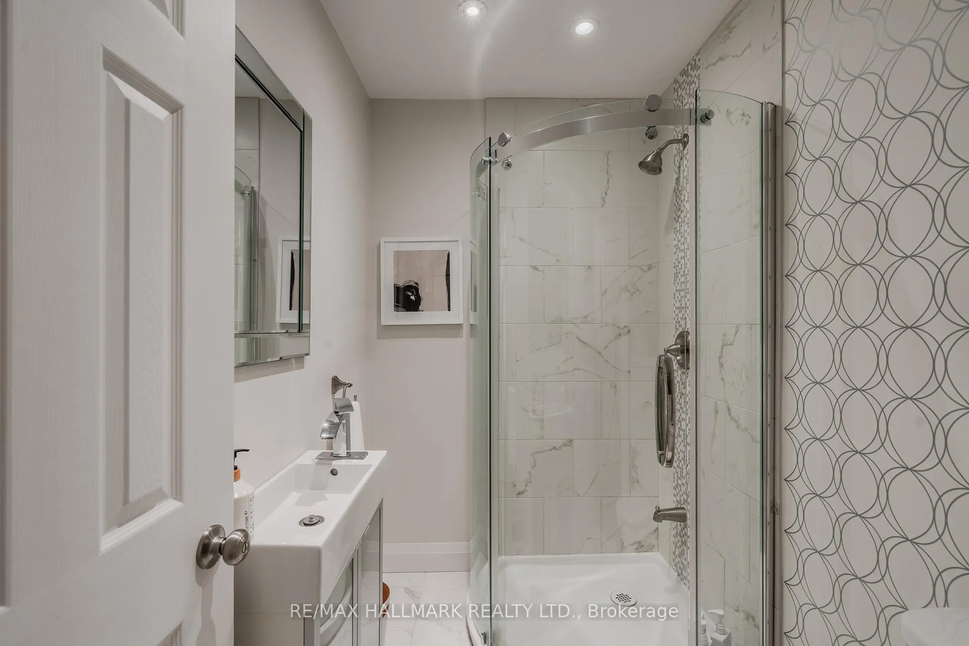 Photo 23 of 4 Wayland Avenue, Toronto, East End-Danforth — HOMEH