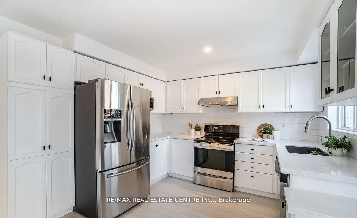 Photo 6 of Unit Upper, 83 Convoy Crescent, Vaughan, Maple — HOMEH