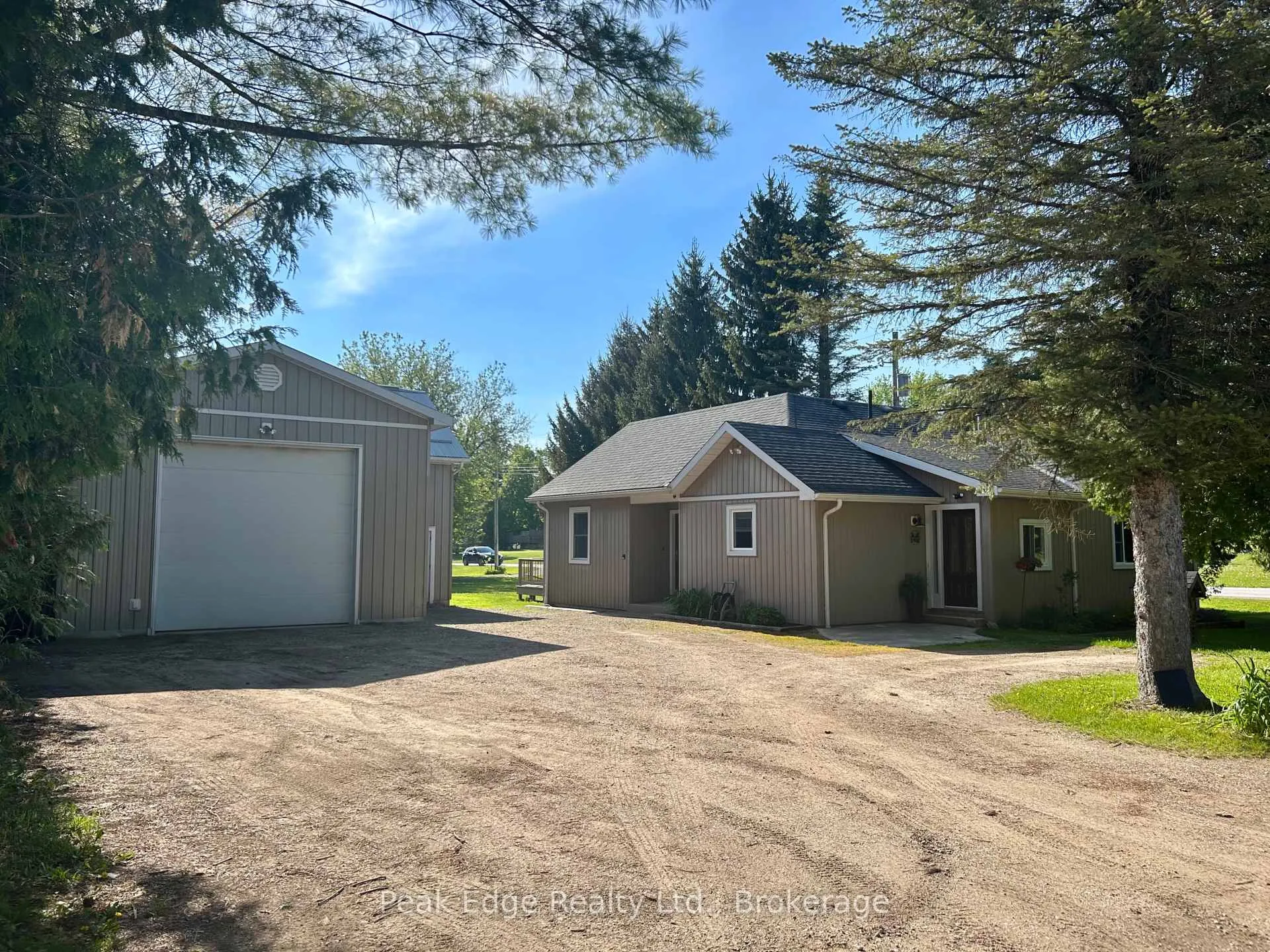 Photo 1 of 124 Douglas Street, Chatsworth — HOMEH
