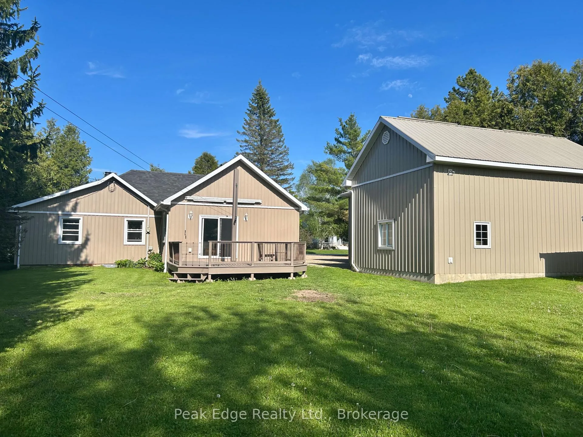 Photo 5 of 124 Douglas Street, Chatsworth — HOMEH