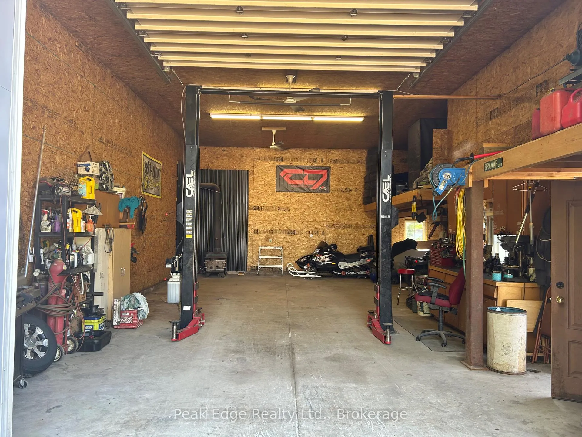 Photo 8 of 124 Douglas Street, Chatsworth — HOMEH