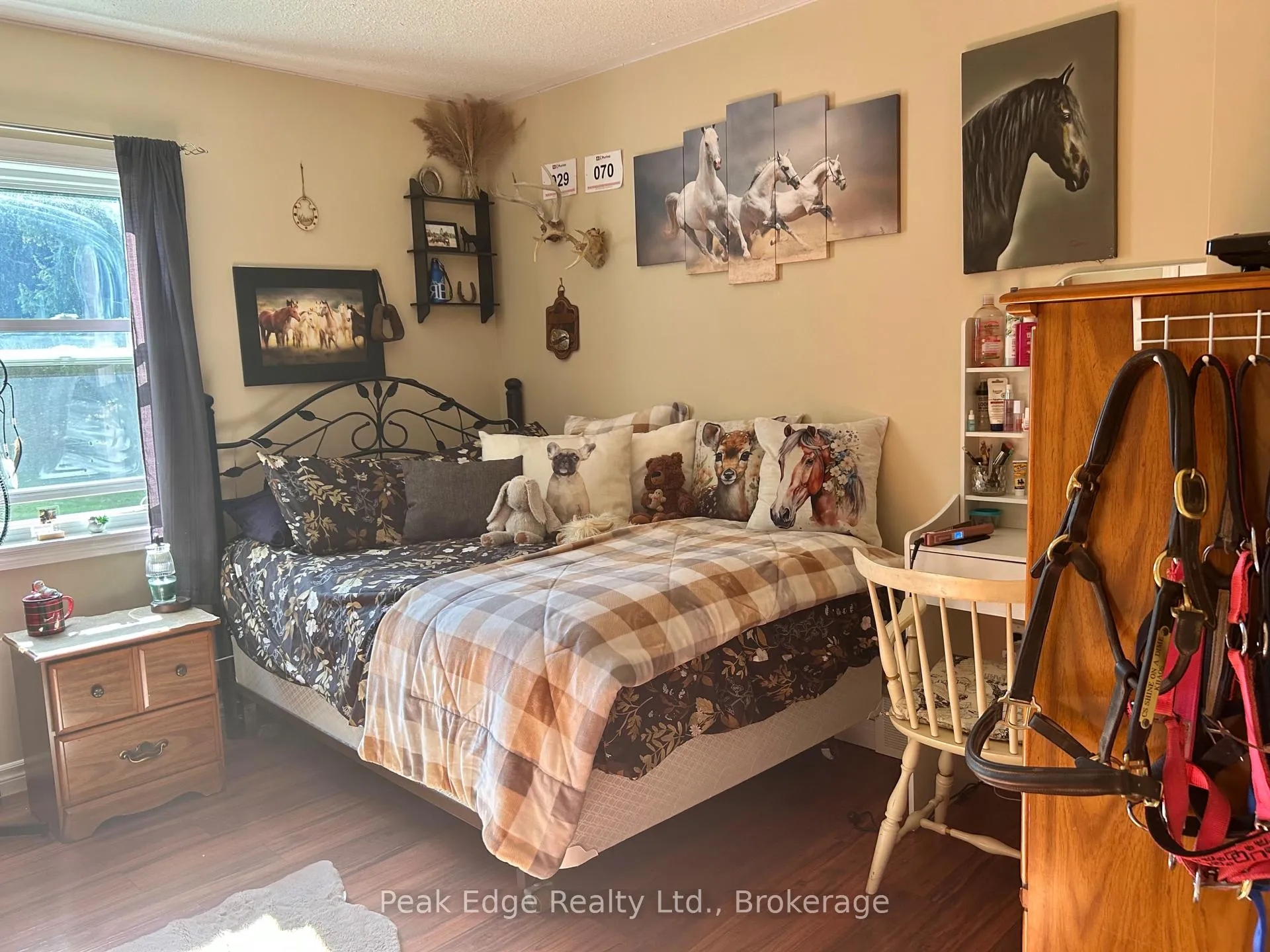 Photo 20 of 124 Douglas Street, Chatsworth — HOMEH