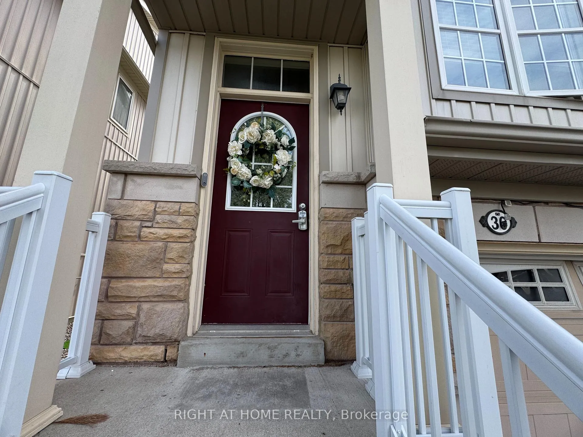 Photo 2 of 36 Farmstead Dr, Clarington, Bowmanville — HOMEH