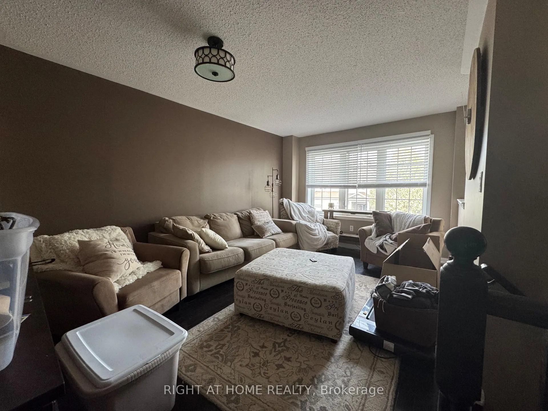 Photo 7 of 36 Farmstead Dr, Clarington, Bowmanville — HOMEH