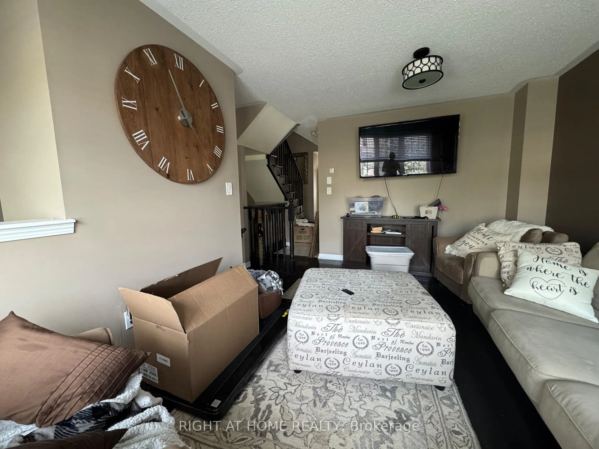 Photo 8 of 36 Farmstead Dr, Clarington, Bowmanville — HOMEH