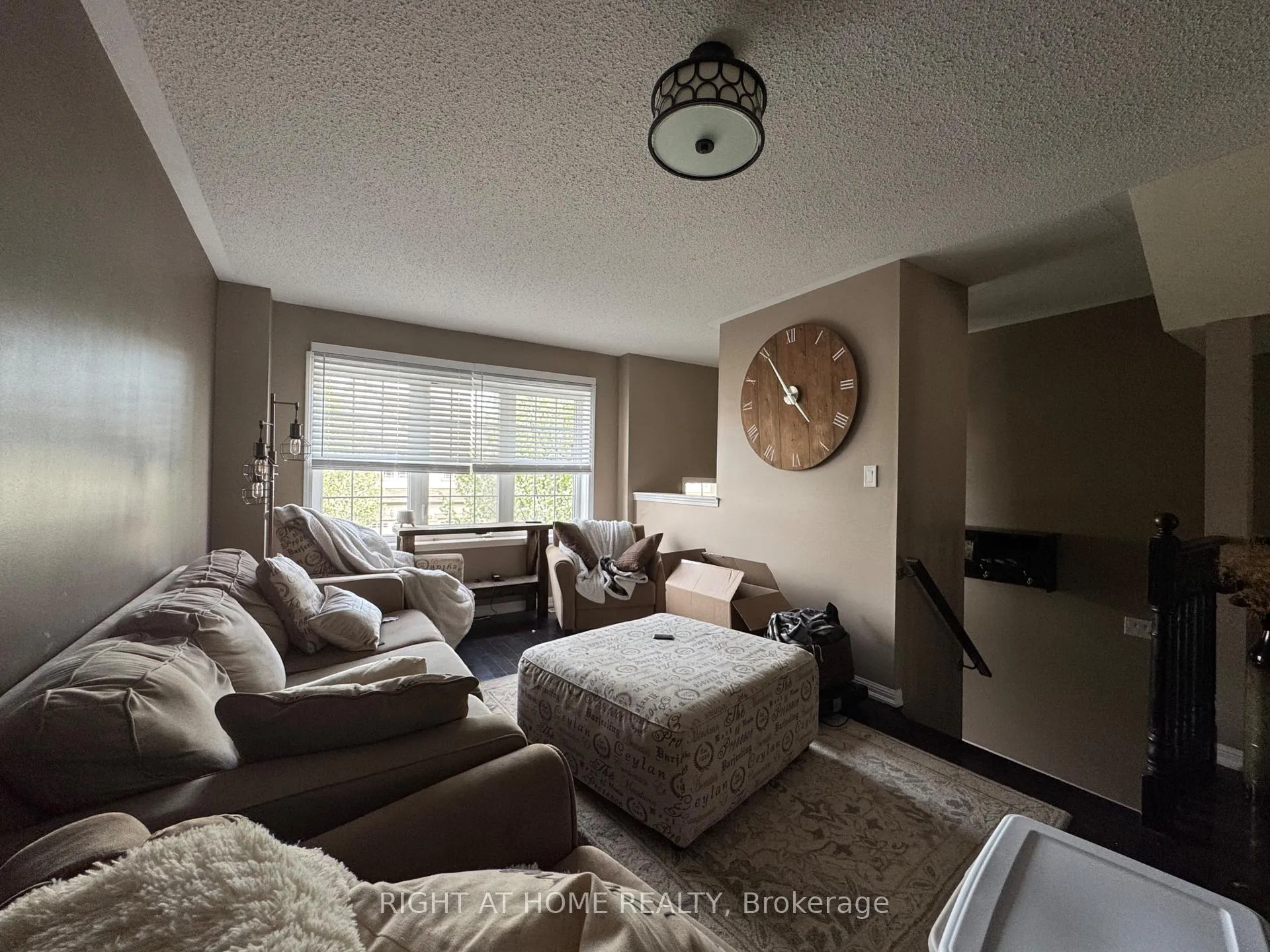 Photo 9 of 36 Farmstead Dr, Clarington, Bowmanville — HOMEH