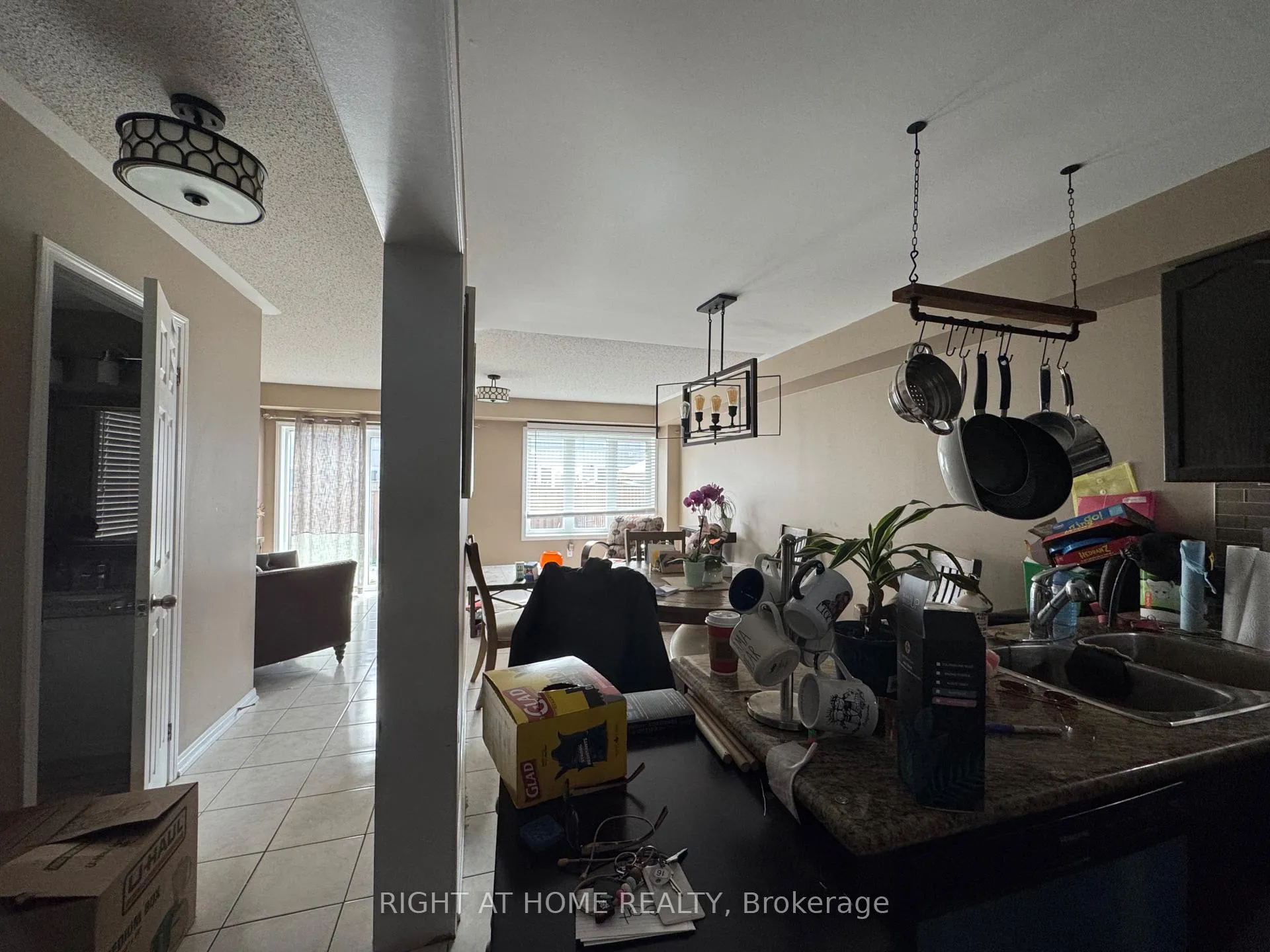 Photo 10 of 36 Farmstead Dr, Clarington, Bowmanville — HOMEH