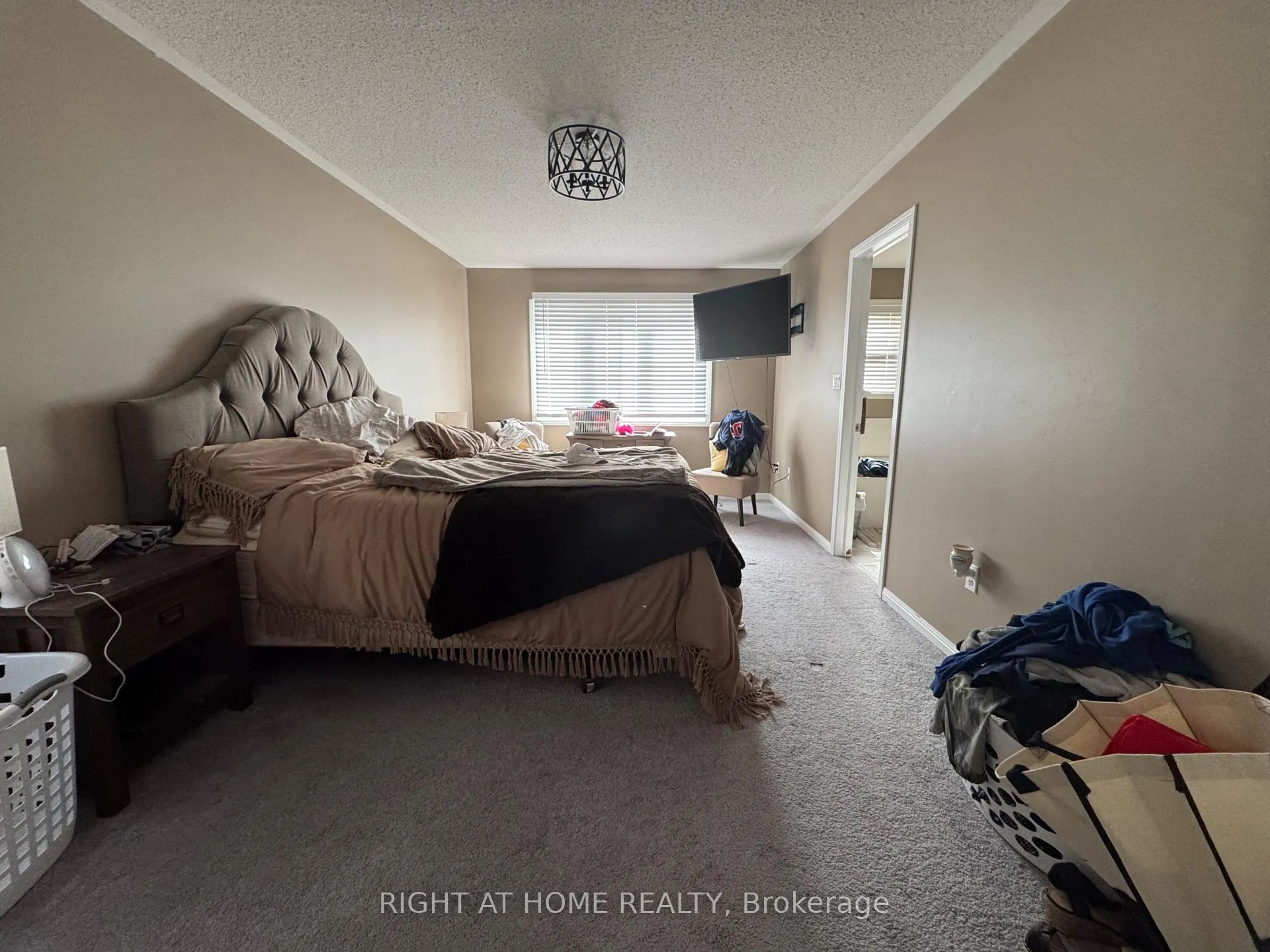 Photo 35 of 36 Farmstead Dr, Clarington, Bowmanville — HOMEH