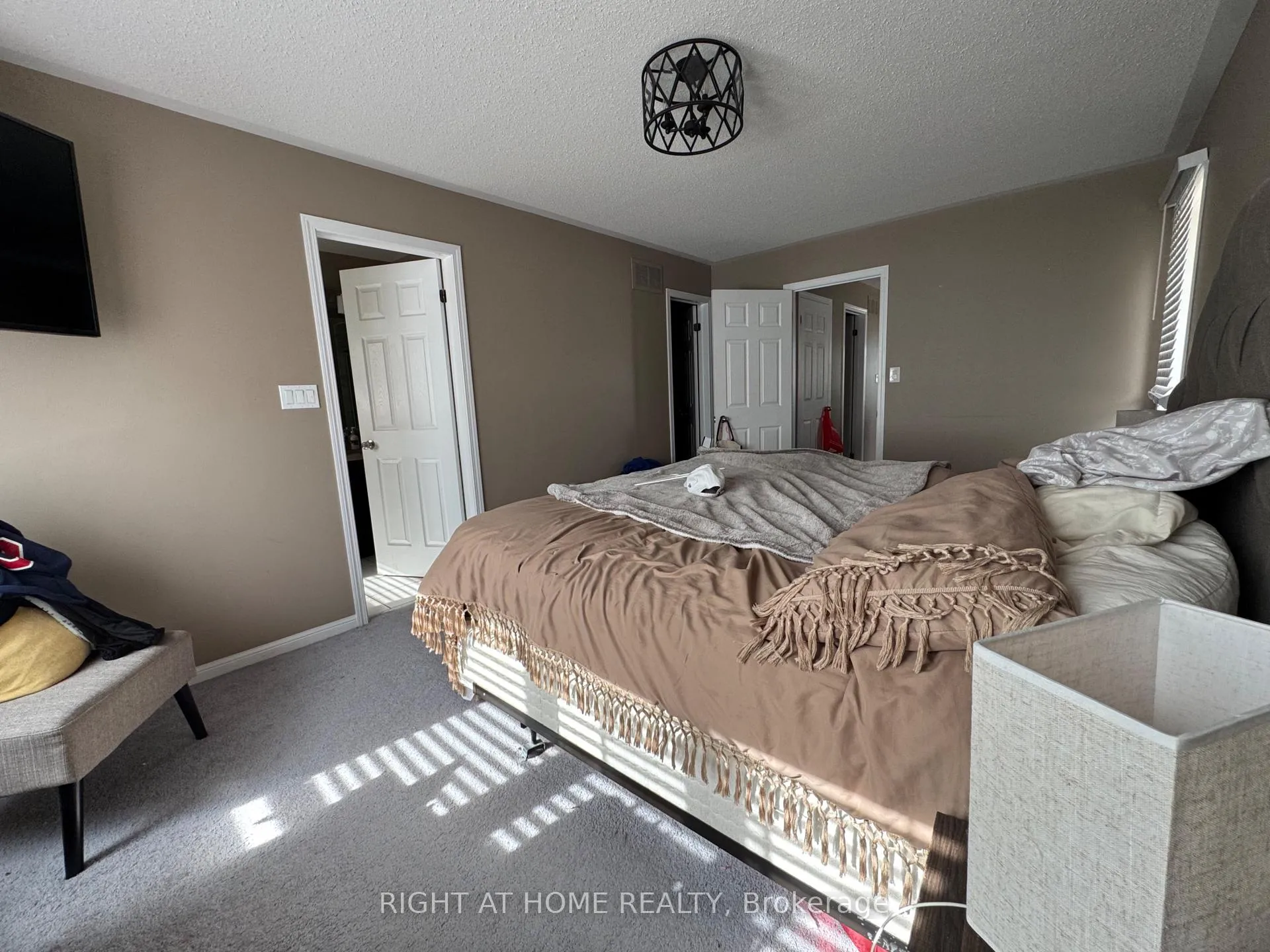 Photo 37 of 36 Farmstead Dr, Clarington, Bowmanville — HOMEH