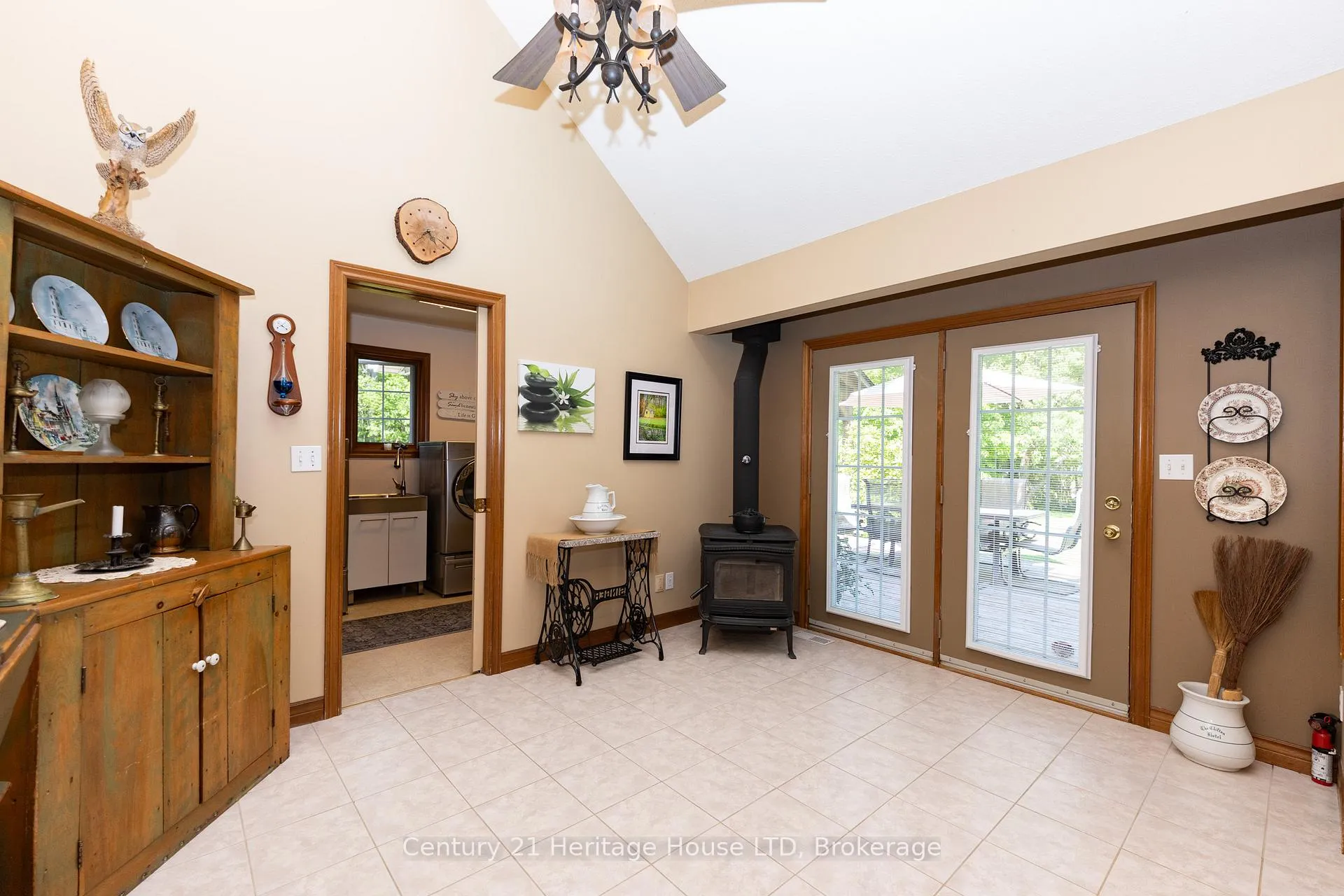 Photo 22 of 2468 Sunset Drive, Fort Erie, Bowen — HOMEH