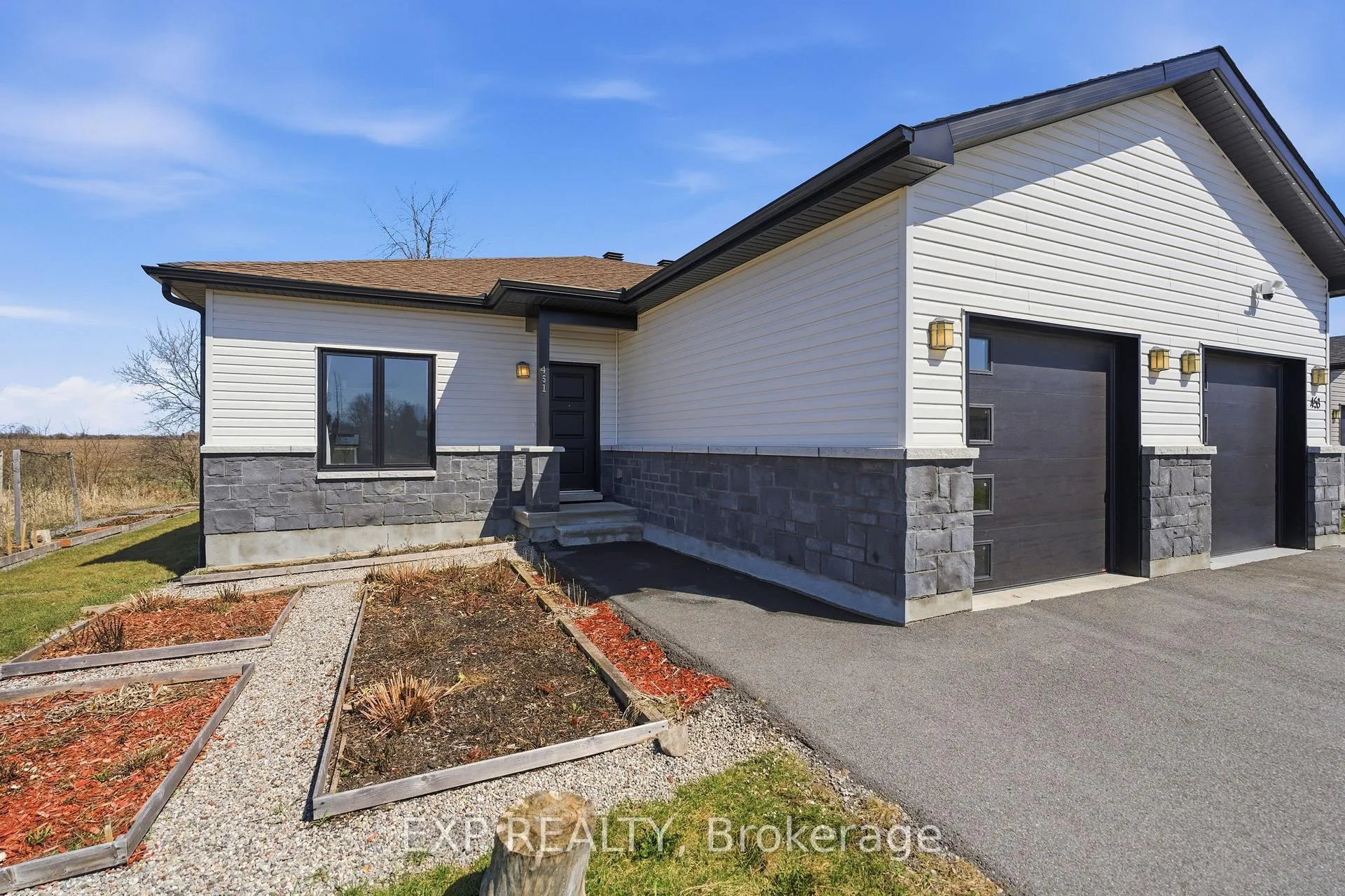 Photo 31 of 451 Lancaster Lane, North Dundas, Winchester — HOMEH