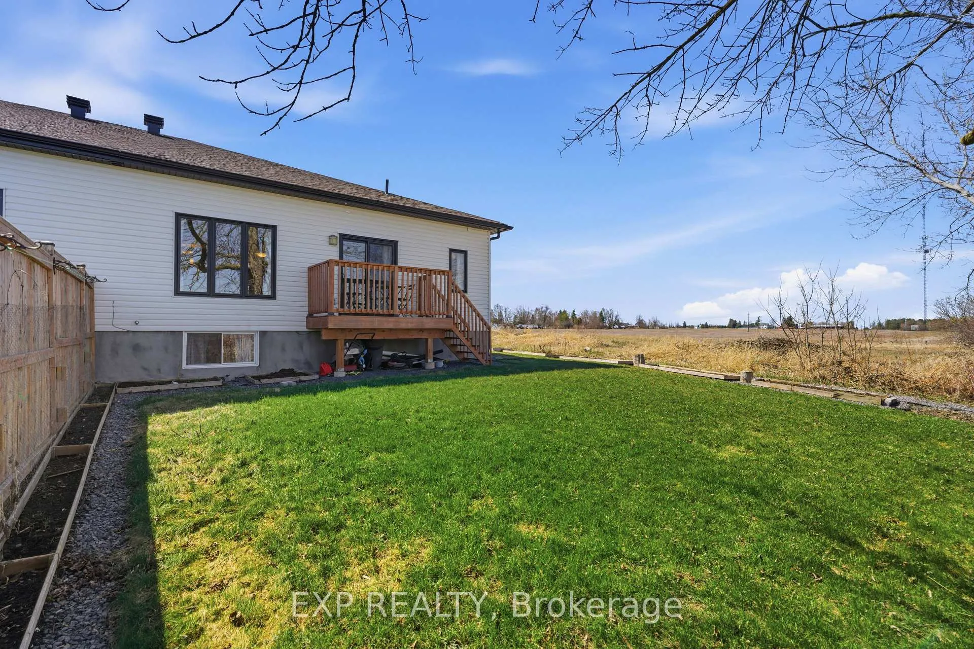 Photo 36 of 451 Lancaster Lane, North Dundas, Winchester — HOMEH
