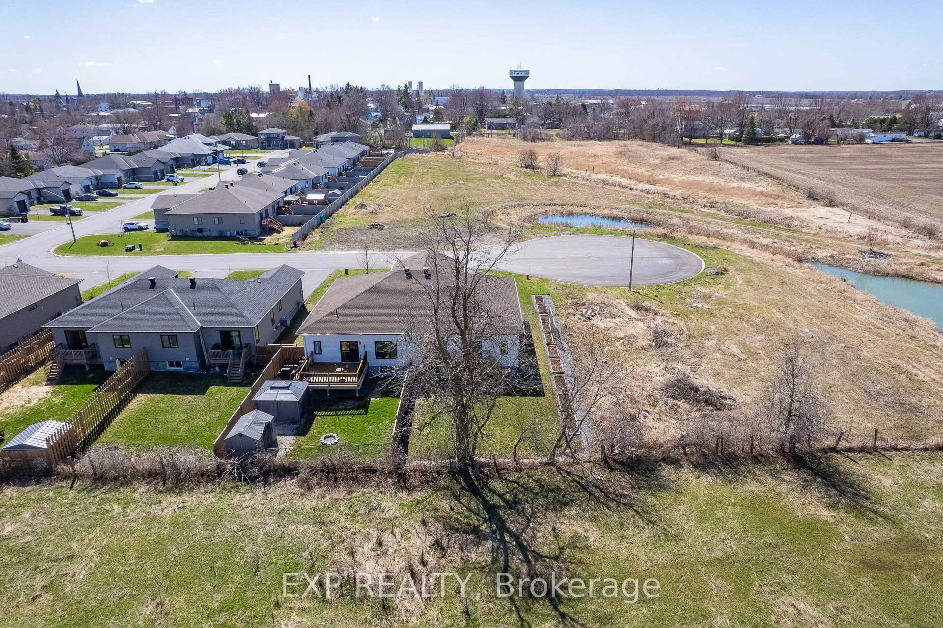 Photo 37 of 451 Lancaster Lane, North Dundas, Winchester — HOMEH