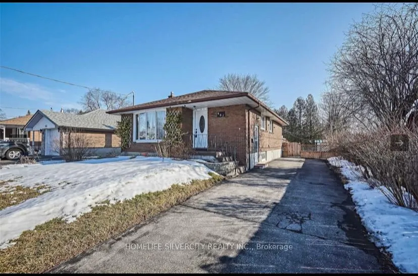 Photo 1 of 901 Crocus Crescent, Whitby, Downtown Whitby — HOMEH