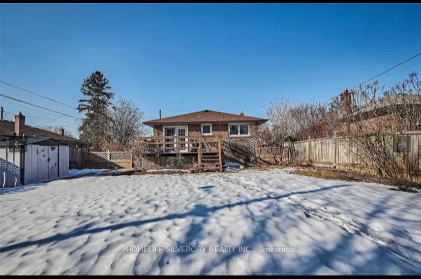 Photo 3 of 901 Crocus Crescent, Whitby, Downtown Whitby — HOMEH