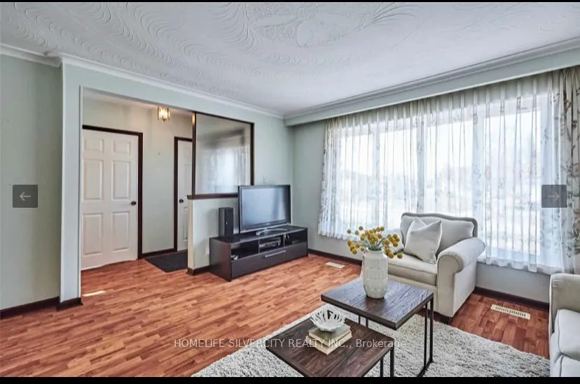 Photo 7 of 901 Crocus Crescent, Whitby, Downtown Whitby — HOMEH