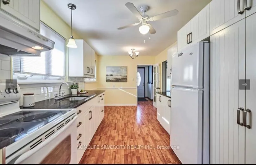 Photo 8 of 901 Crocus Crescent, Whitby, Downtown Whitby — HOMEH