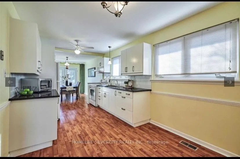 Photo 11 of 901 Crocus Crescent, Whitby, Downtown Whitby — HOMEH